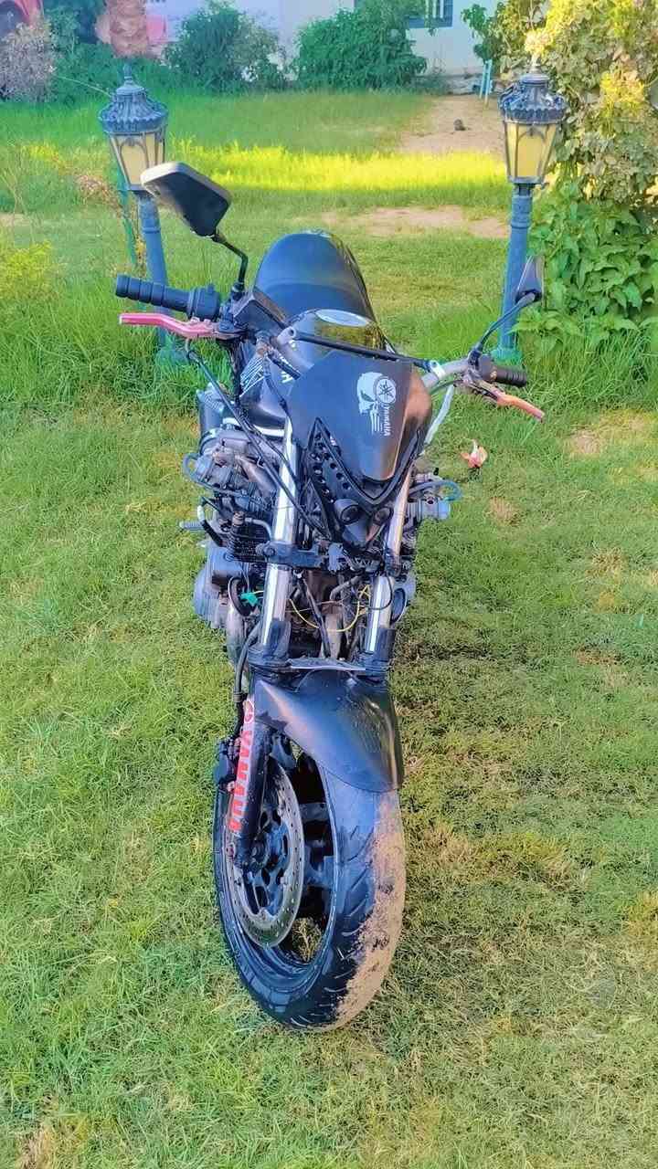السلام عليكم دراجه للبيع نضيفه نكرة سلف تشتغل ياماها 900cc اي غرض ماناقصهي شغل وطلع واراوس هم عادي شعندك نزل الرقم *********** السعر مليون وميتين وخمسين الف وبيهي مجال
