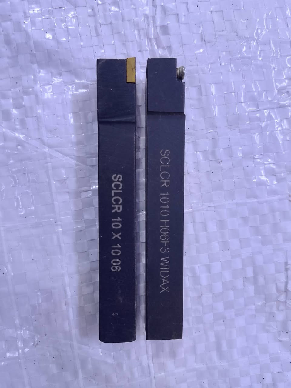 🔧 حاملات خراطة درجة أولى 🔧
جودة ممتازة وتشطيب مرتب، مناسبة لأعمال الخراطة وتشغيل المعادن.
متوفرة بعدة قياسات وأشكال حسب الحاجة.
💰 السعر: 4,000 دينار للواحد فقط
📍 المكان: بغداد – باب الشيخ
📩 للاستفسار والحجز راسلني خاص.***********
