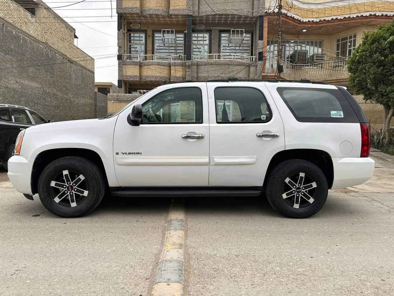 السلام عليكم اخوان
اقرة التفاصيل كلشي مذكور 
GMC Yukon 2009
جمسي يوكن 2009
رقم بغداد بأسمي
8سلندر 5300/ كير 1000
كير/مكينة/اكسل/خير من الله 
داخل جديد 
تبريد تتفأه 
تدفأه كشنات اربعة كشنات 
لايت زنون اصلي
تخم تاير جديد 
باتري جديد 
ويل كب 
مازدات وبلوجكتراا جدد
جامة إمامية جديدة
عبوة فيت مال كصة
بلكات نوزلات ادامة كاملة  
تحكم ستيرن 
كشنات كهربائي 
انضمه قيادة 
جهاز انذار  
السيارة خير من الله احلة من الصور متحتاج اي مصرف جاهزة 
السيارة مبدل بيها سقف قمارة فقط اذر عامود انترنيت واكع عليه من فوك ومبدل 
السيارة بيه قطع صبغ بدون اي ضربة ابيع عام 
السعر165$ وبي مجال 
بيع او مراوس حسب القناعة
بغداد قرب مرور الحسينية  
للاستفسار اتصل على رقم ***********
ويت ساب موجود
