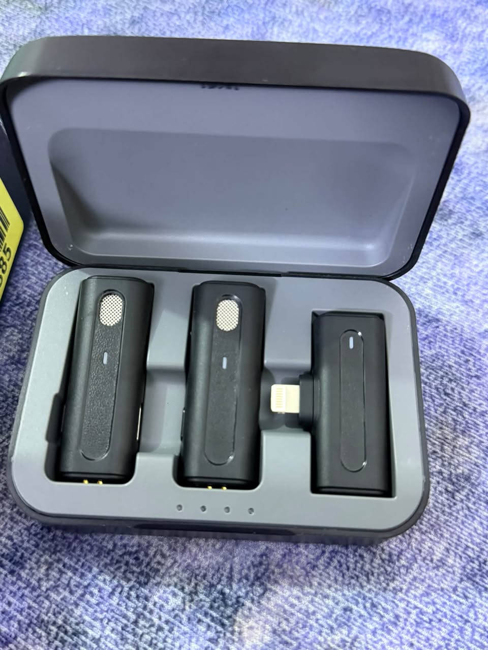 ‏نيك مايك WIRELESS MICROPHONE للبيع 30 الف مع توصيل ***********
￼
