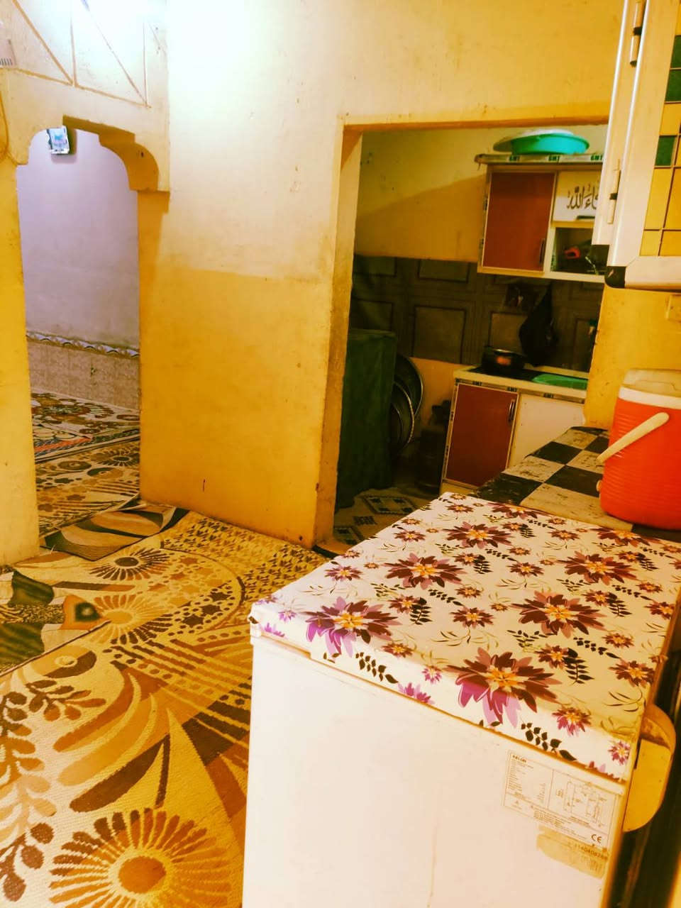 بيت 100م للرهن عسكري مدارس عوزه ترتيب قليل علينه من بعد الرهن قيمة الرهن 30بي مجال قرب المدارس *********** للتواصل.
