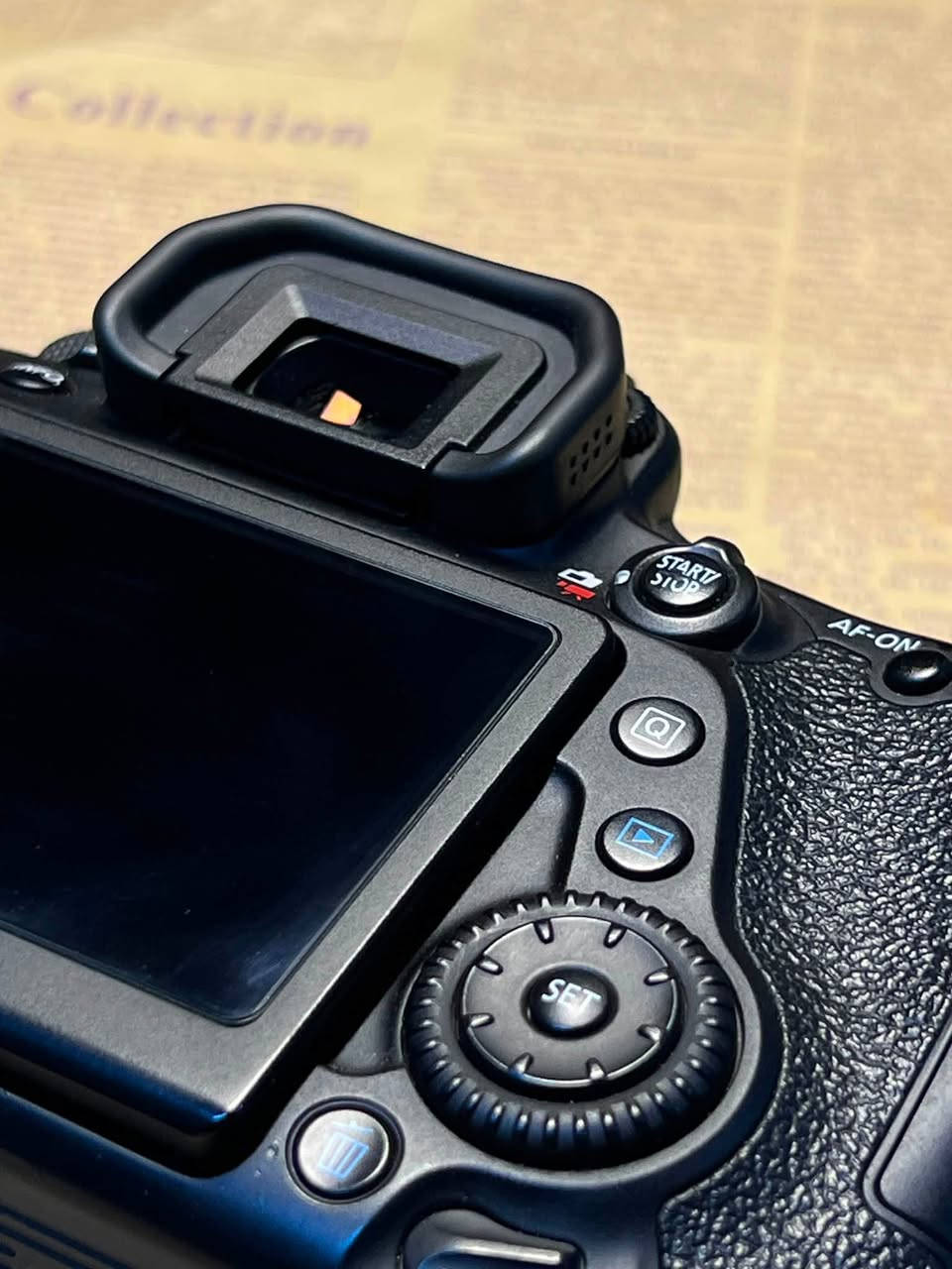 ⭕️مستعجل عل بيع ⭕️

كامرة canon 80D نضافتها 99‎%
ترهم تصوير يومي و بورتريه و تصوير طبيعة ‎
استخدام شخصي 
1- عدسة 18-135 
2- عدسة 18-55 
3- عدة تنضيف الكامرة 
4- بطاريتين اصليات 
5- شاحنة البطارية اصلية 
6- جنطة كامرة هدية 
7- مايك هدية مع الكامرة يرهم للموبايل هم 
الكامرة كلش نضيفة و اشتريتها جديدة استخدامها فقط موسم محرم

السعر 660 كسر 
مستعجل عل بيع
تفاصيل | ***********

