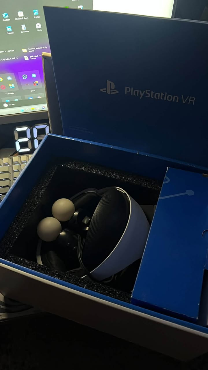 السلام عليكم
للبيع *PSVR* 🎮🔥

نظارة واقع افتراضي PlayStation VR بحالة ممتازة، استعمال خفيف ، وياها كل أغراضها الأصلية (الكاميرا + الأسلاك + الجهاز + يداتها الاصلية) .

تشتغل على بلايستيشن 4 و بعض الالعاب من البلايستيشن 5 و مجربة 100% بدون أي مشاكل 💯.

مناسبة للألعاب والتجربة أول مرة بالـ VR 👌

السعر: (220 الف) وبيها مجال.

الموقع: (بغداد - حي الجامعة)

للتواصل خاص 📩 أو واتساب :
***********

نظيفة حيل و استخدام قليل 🔥
