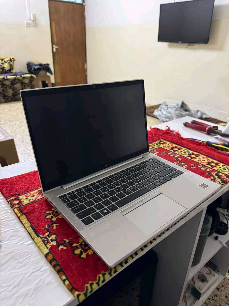 لابتوب hp elitebook 845 g7
شاشه 14.1
Ryzen 5 4650u    6 انويه 12 مسار
كارت شاشه vega7  2GB
ram 24 gb
ssd nvme 256
لابتوب موضح ضرره بالقبق بس كلبسه طاكه
سعر  ب300
تريده رام 8 ب240
موجود توصيل
