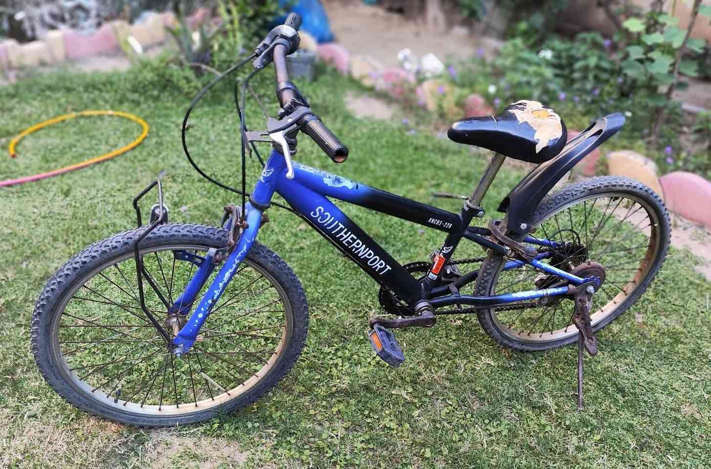 للبيع بايسكل 🚲 حجم 22 السعر 65 للستفسار الاتصال على الرقم ***********
