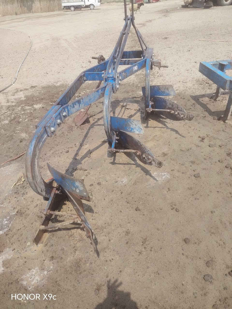 سلام عليكم اللبيع فيدان 12 ايدن موديل 2020 سجج شركه برغي مما بدل بي سعر عل رقم ***********
