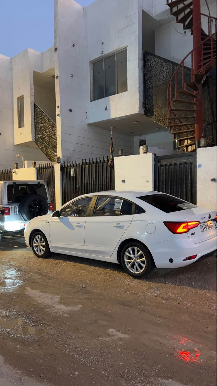 السلام عليكم 
MG5 M/2024
81,000 Km
رقم بصرة انكليزي ب اسمي السيارة جديدة عليها دوشمة ارضيات وصندوق وبيها منظومة غاز تحت الضمان السياره كامله من كل النواحي ربع ما تصرف عليها 
باتري جديد
شمعات جدد
دسكات جدد
تخم تاير جديد
ادامة للمحرك والمنظومة بالكامل
وبعد هواي امور 
 كله جديد صفر اعطال ونقوصات مكفولة كير ومحرك وحدادية بيها صبغ قطعه وشوي بارد

السعر 93 ومجال بسيط خواتها ب105 لحد يكسر بسعرها ورحم الله والديكم 

رقمي الى أي استفسار بالخدمة *********** البصرة, العراق
