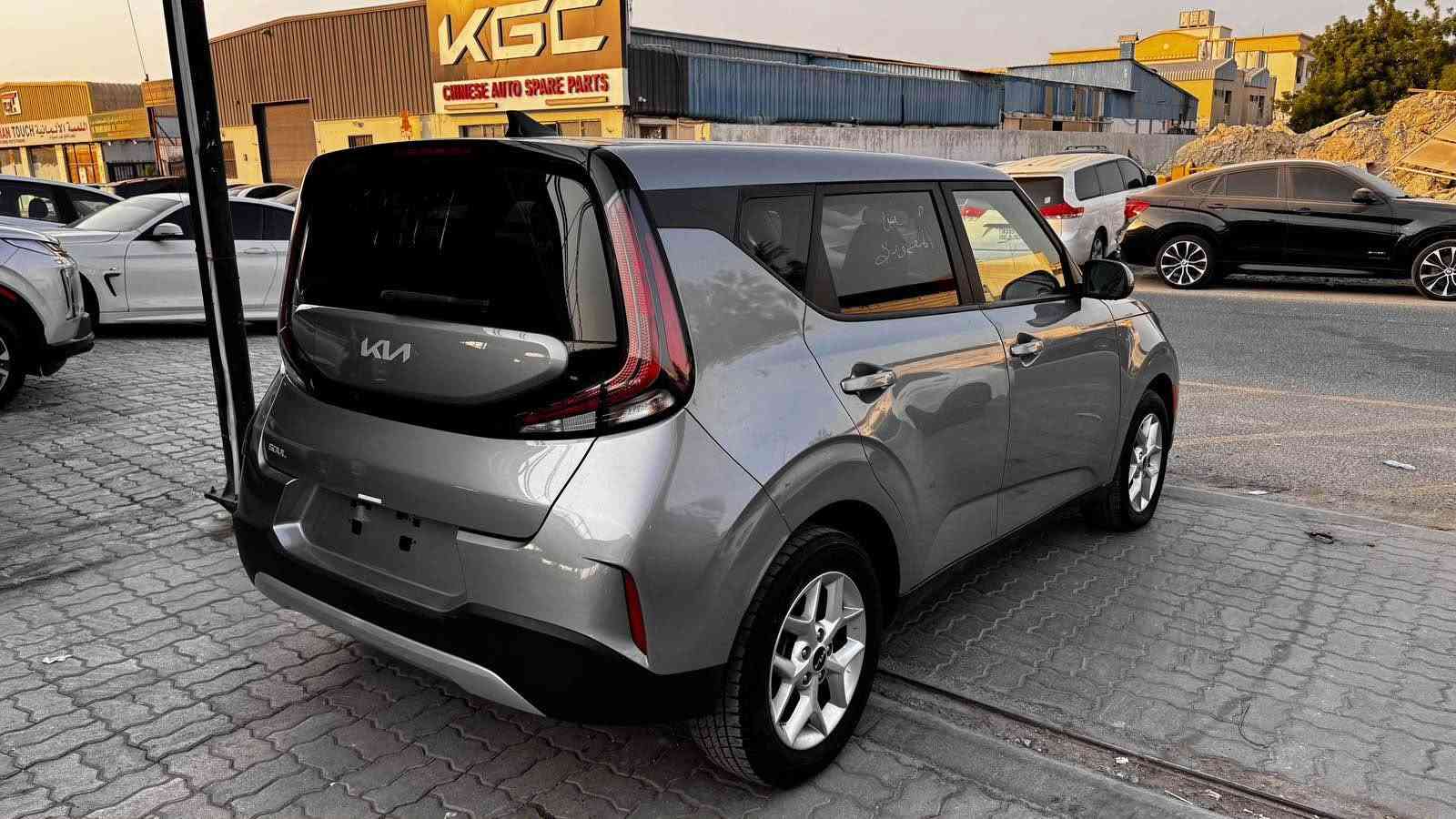 الجديد والنضيف 2024 صول LX نص فول

السلام عليكم للبيع صول 2024 وارد امريكي حادث جاملغ تبديل 

موضح بصوره سياره لا شواصي ولا لغد كلش جديده ولا بجم

سبوع وتدخل بغداد بسم لمشتري 

سعر 125 وبيه مجال واصل بغداد مع الكمرك لباب بيتك

الاتصال *********** حسين 

عنوان بغداد الزعفرانيه بغداد, العراق

نص مكتوب في الصور:
- BIDCARS