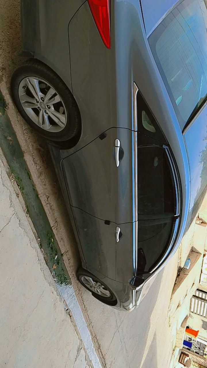 سوناتا 2011 امريكي محرك24 فول موصفات تشغيل بصمه بيبان بصمه كشن كهرباء وتتفه سلايت طخم تايرات مع اويلاه جديد غرضه كله جديد بيه ثلاث قطع سنويه لحد 28 باسمنا كير ومحرك شرط مع غرمات سياره حلوه وجاهزه سعر 88 بيه مجال للستفسار اكثر ***********
