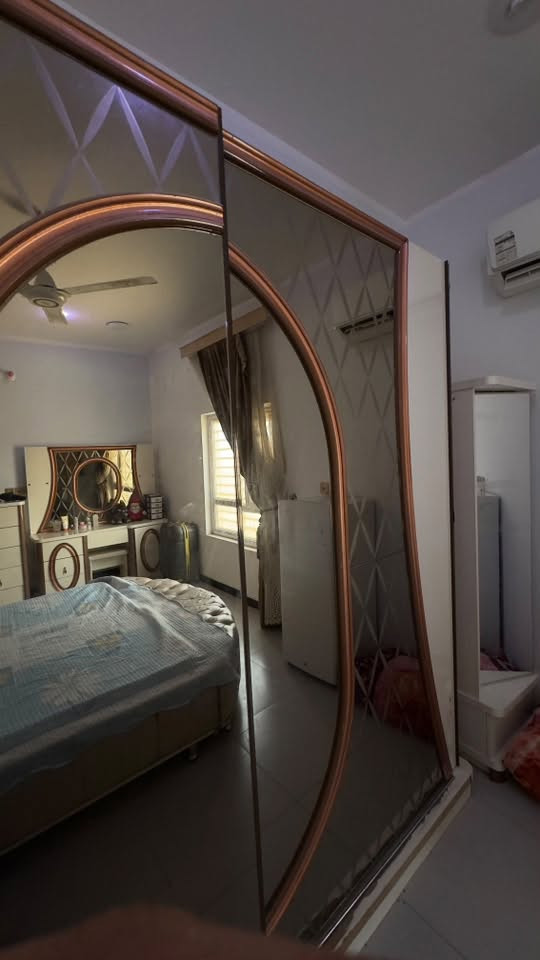 غرفة أخشاب مستخدمة صناعة تركية
بيبان سلايت جام وحالتها زينة 
       السعر  : 450 الف 
📍 مكانها: سوق الشيوخ
للي مهتم ويريدها الاتصال على الرقم
        
***********
