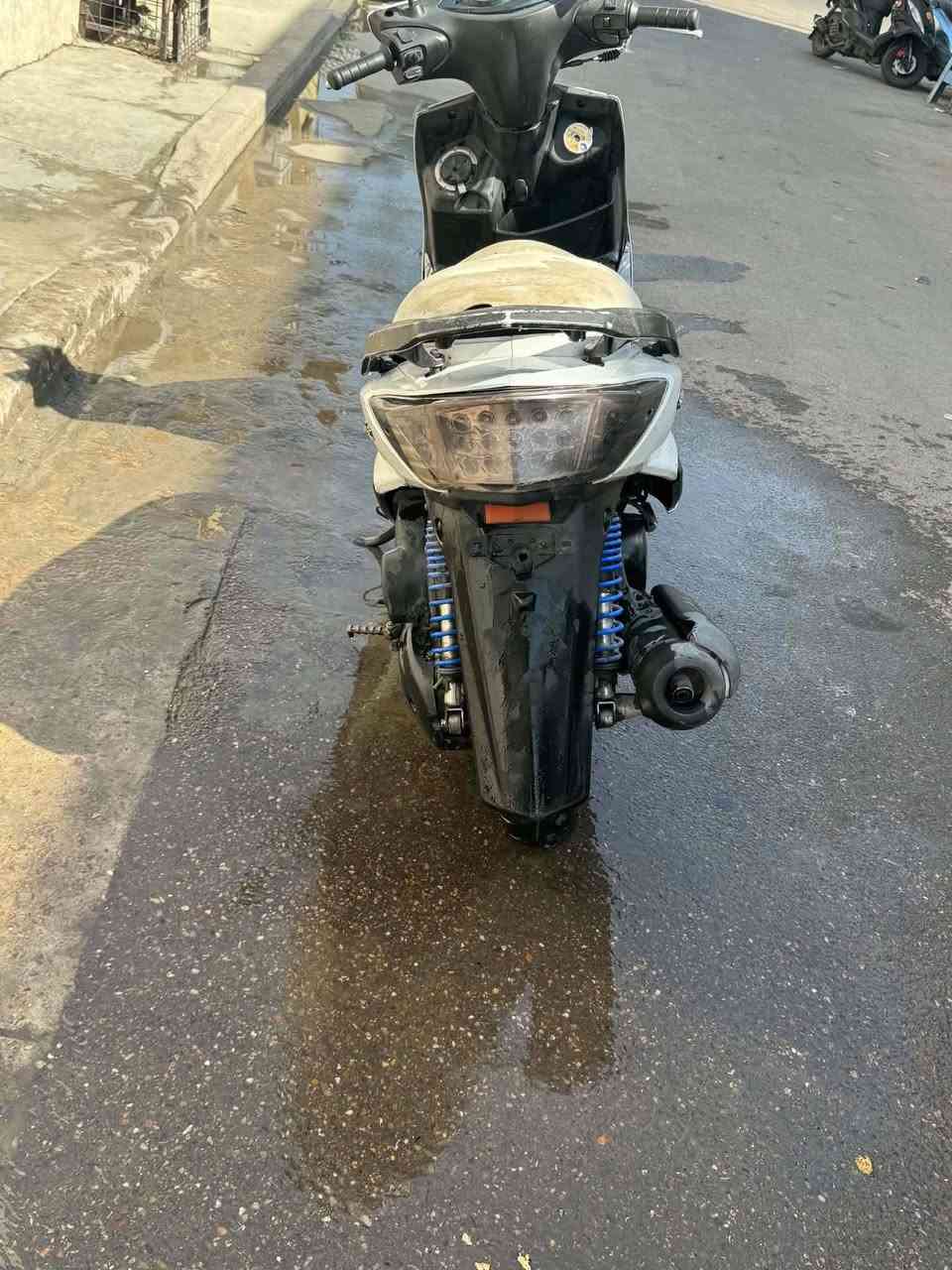 للبيع دراجة سكنس فحل 🏍️🔥
دراجة سكنس فحل، لون أبيض.
بيها بعض آثار الاستعمال والخدوش، والكرسي يحتاج تنجيد، وكلشي واضح بالصور.
💰 السعر: 400 ألف دينار
💵 بيها مجال للجاد فقط
📍 بغداد
🔍 الفحص والتجربة للجادين فقط.
📞 للاستفسار الاتصال على هذه الأرقام:
***********
***********

