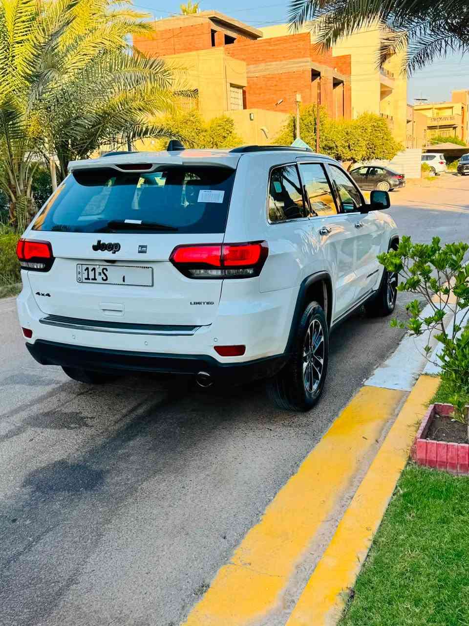 جيب2020 فول واحد على واحد باني رومه    4X4كشن حار بارد امامي خلفي رادار جانبي وخلفي وقف ذاتي مكينة كير صدر امامي خلفي تخم تاير كلة جديد مكينة 3600 حادث جاملق وبنيد سعر 195 وبيهة مجال بغداد زيونة تقاطع ملعب لشعب ***********

