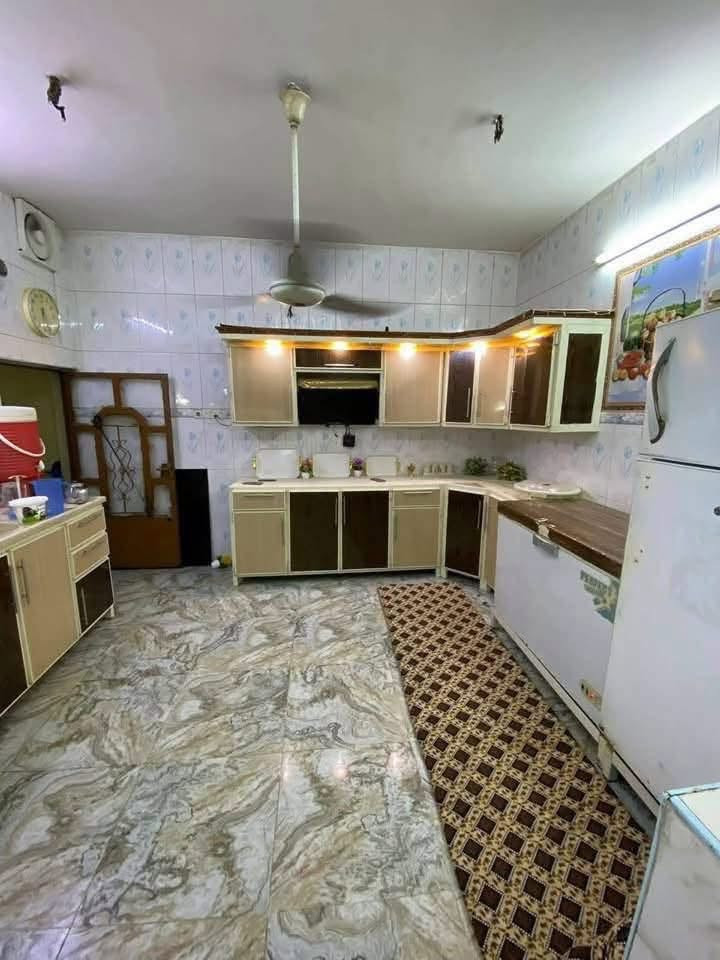 ( بيع مستعجل ) سعر منااااسب 
دار للبيع 200 متر طابو ملك صرف 
يحتوي الدار على 3 غرف نوم وقرب المدارس ومن كامل الخدمات 
في كركوك - حي العسكري قرب مدرسة الجواهري
السعر : 130 مليون وبي مجال
***********

