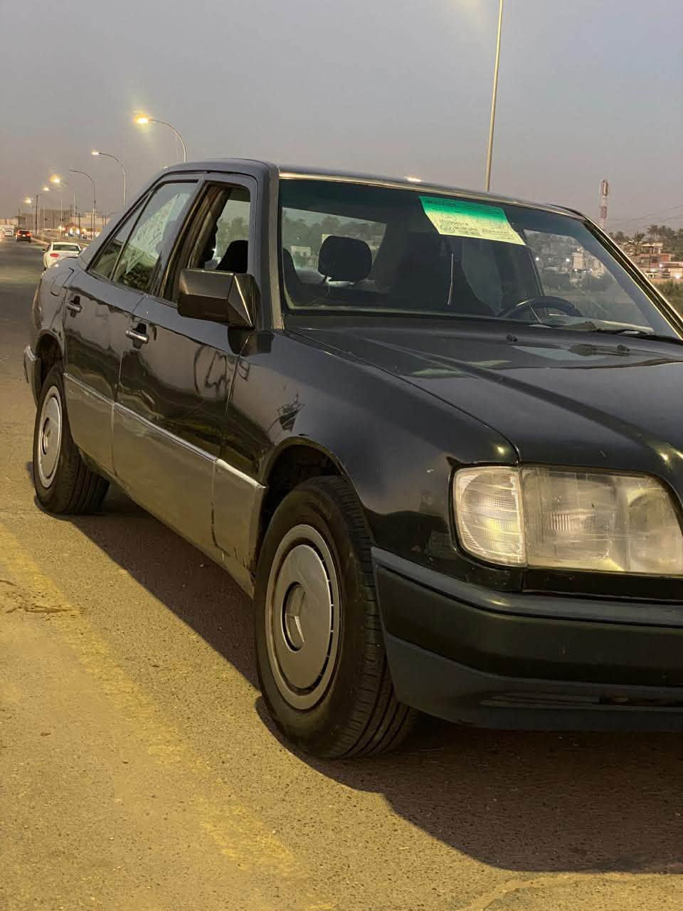 السلام عليكم 

للبيع مارسيدس 

موديل 1992 

كير ومحرك شرط 
محرك بطه 

صدر امامي خلفي جديد 
تخم تايرات جديد 
 
السعر 43 وبيها مجال 

اتصل وتدلل 

‭***********‬

مكان السياره صلاح الدين الضلوعيه

