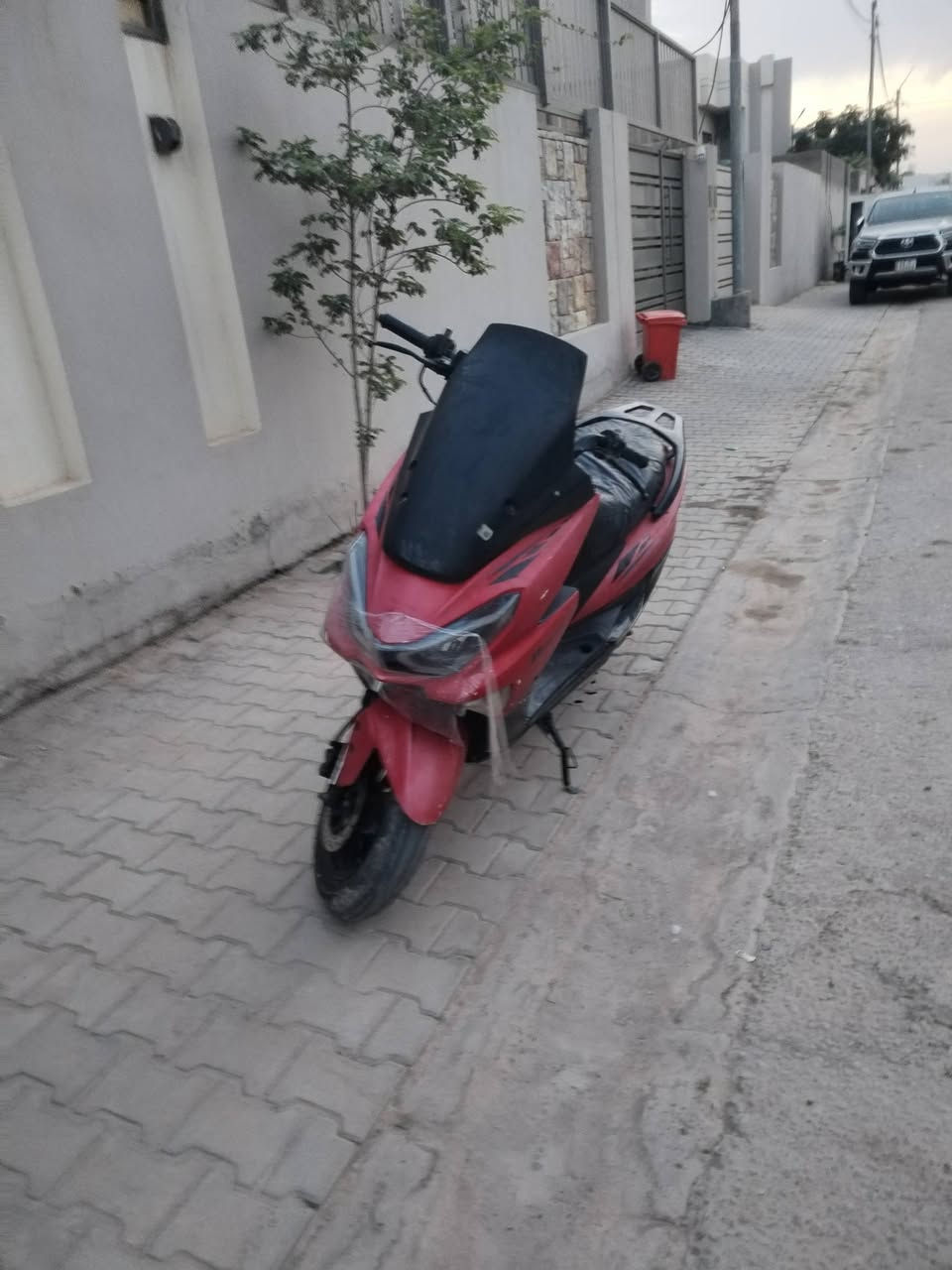 سترونك • مستعجل • بيها مجال