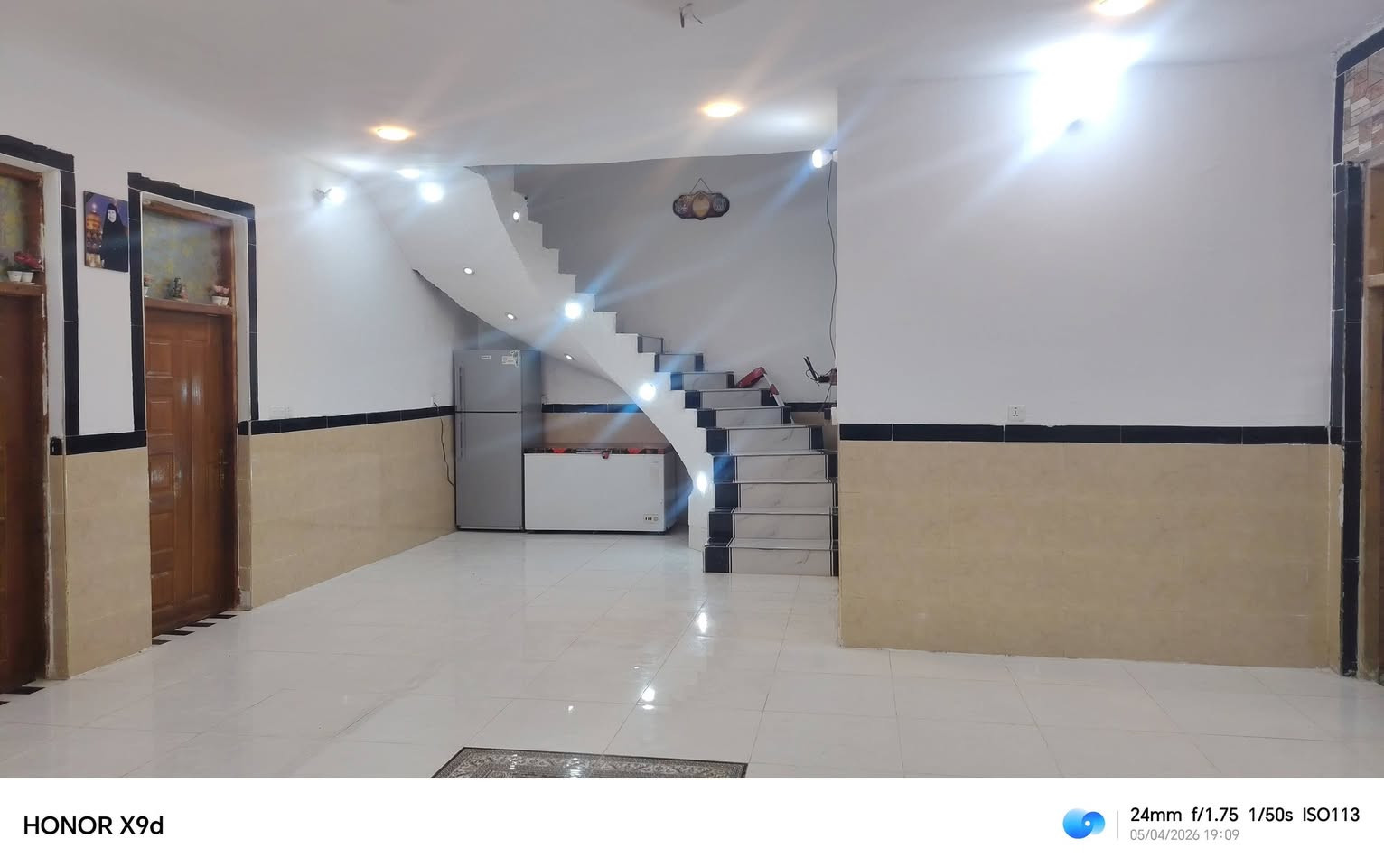 السلام عليكم دار للبيع خلف مدرسه التراث الجديده المساحه 570 بناء درجه اولى بناء 2024      ***********
