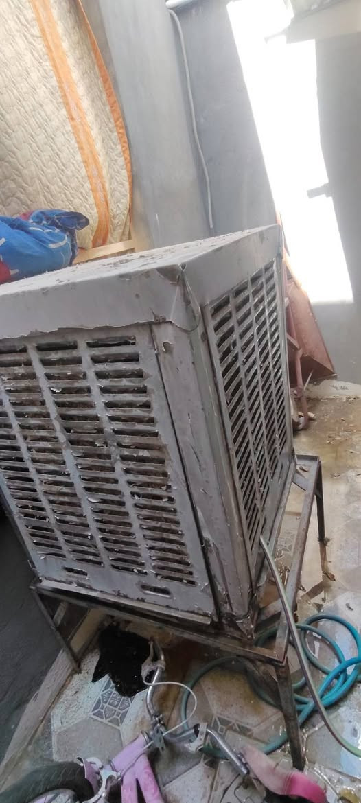 اغراض للبيع
طباخ 75
مبردة 100
مغسلة 35
***********
