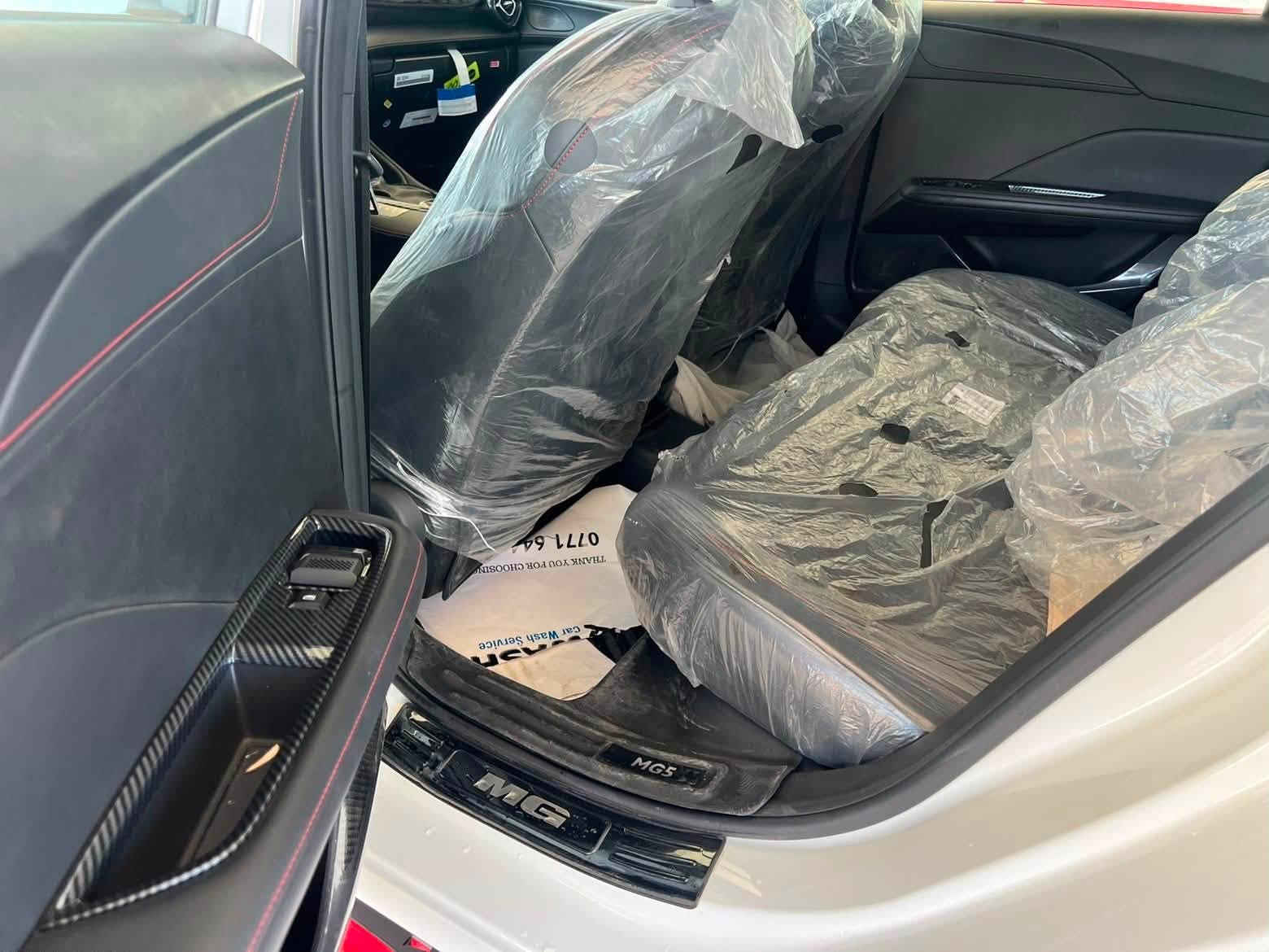 Mg GT
2025
23هه زار رؤشته
بي بوياخ هـيچي پيوه نيه
فول مواصفات سلايت
هه موو شتيكي به شه رت 
سه نه وي ره قه م تازه 
سعري 123قفليتي 
***********

نص مكتوب في الصور:
- 25,000 به شترینی کیشک ته لات بچینه تیروبشکه بردنه‌ومی 17 iPhone