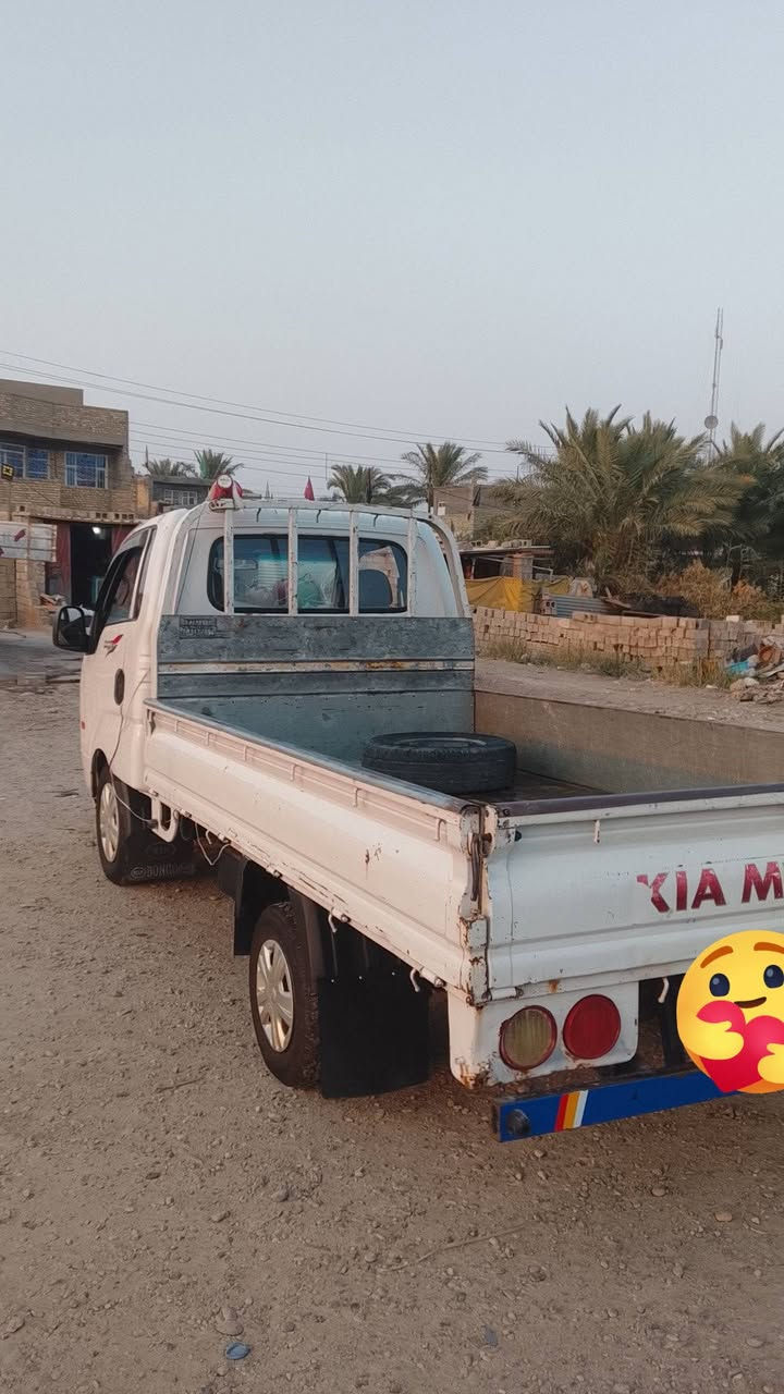 السلام عليكم كيا مسكر للبيع تخم تاير جديد ماكينه جديده ماكينه وكير مقفولات واكسن سياره جاهزه  موديل 2006 كل نقص مابيهه سياره رقم صدامي شرط التحويل سياره مقفوله من الضربه السعر 58 ورقه العنوان بغداد رقم   الهاتف***********
