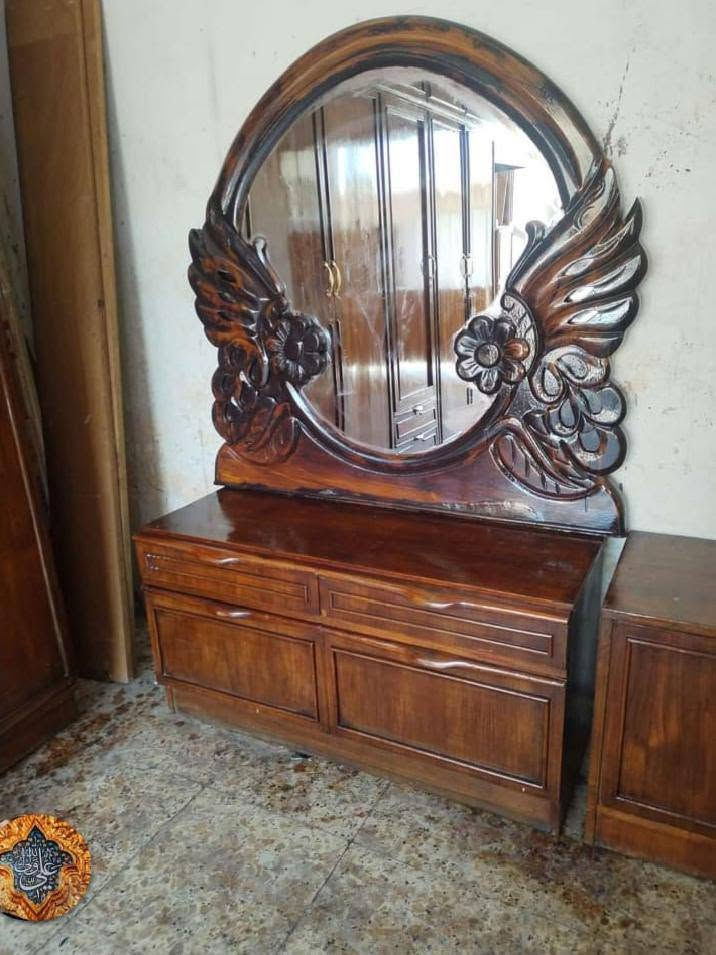 غرفه نوم صاج اصليه للبيع  مكاني جسر ديالى القديم  السعر  (500) وبيهه مجال للشراي  اتصل على واساب   (***********)
