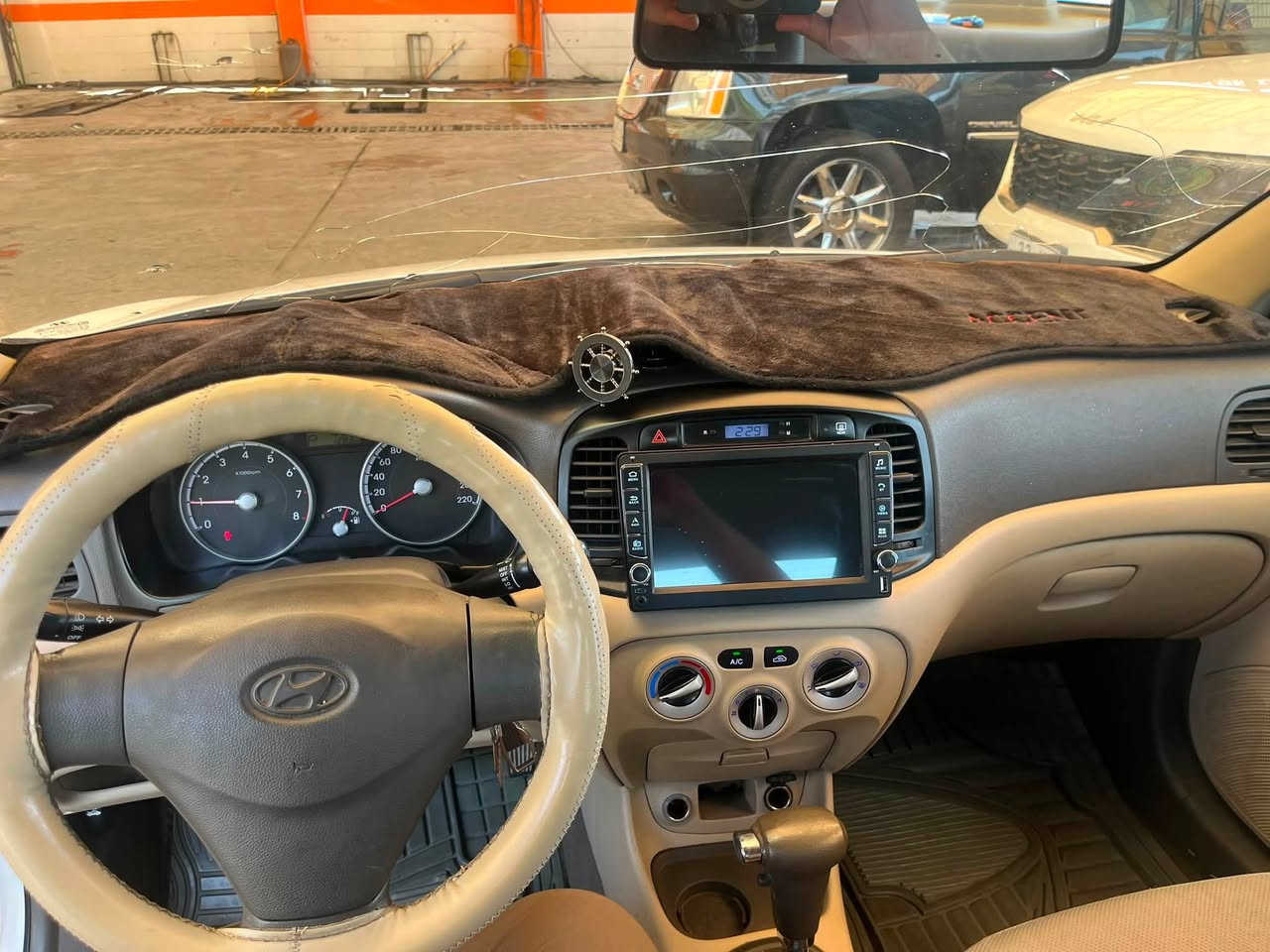 اكسنت 2011 خليجي
محرك 1600 بي بداية تبخير
كير اوتوماتيك
تبريد ثلج
شاشة كار بلي وكاميرا 
رقم انبار انكليزي بأسمي
الموقع الرمادي 
السعر 85 ورقة
للاستفسار ***********
