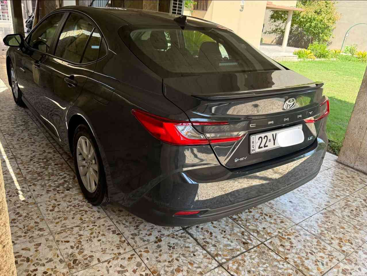 تويوتا كامري 2026    
حجم المحرك : 2500 هايبرد 
فئة : LE اللون سمنتي 
عداد المسافه : 6 الاف 
رقم اربيل بأسمي هزه وسنويه جديده 
بصمة / تشغيل عن بعد 
رادار 360° / كاميرا خلفيه 
تحديد مسار / قياده ذاتيه 
نقطه عمياء     /  شاحن وايرلس 
هاندبريك بصمه / 3 انظمة قيادة 

صبغ قطعتين صندوق وجاملغ خلفي 
بجم كبس بدون ايرباك بدون دواخل بدون شواصي مكتوب بسونار شاصي ايمن ضربه هو فقط  ارتداد صاير بس يكتب ضربه  لا شخط ولا رصعات سونار موجود بالمنشور مابيها اي نقص الحمدالله 

سعر السياره : 230 ورقه 

مكاني بغداد حي الجامعه 
***********
