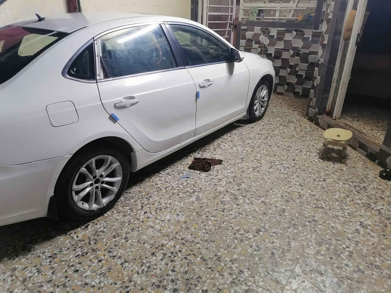 برلنس موديل ١٤ رقم بغداد انكليزي 
فول مواصفات
فتحه سقف
كير مكينه ع وضع الشركه بلادي مال ميسبوشي ياباني 
كير اوتو ماتيك 
بصمه تشغيل
بصمه ابواب
داخل جلد
حساس خلفي
اشاير مري
كهربائيات كله شغاله مابيه نقص
السعر ٤٥ بيها مجال لطيبين *********** الحصوه
