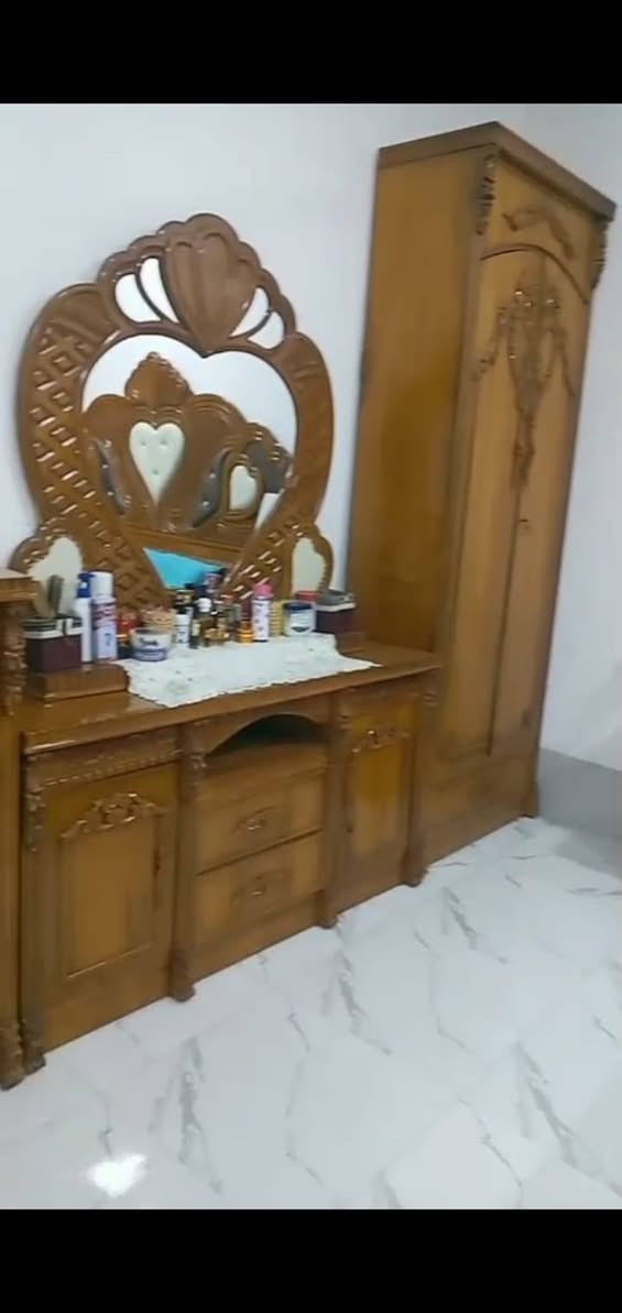 اسلام عليكم
غرفه اخشاب خشب صاج أصلي القنصور وي الزاويه 8 أبواب للبيع مليون وربع قفل المكان الموصل حي الشيماء للاستفسار الاتصال على الرقم ***********
