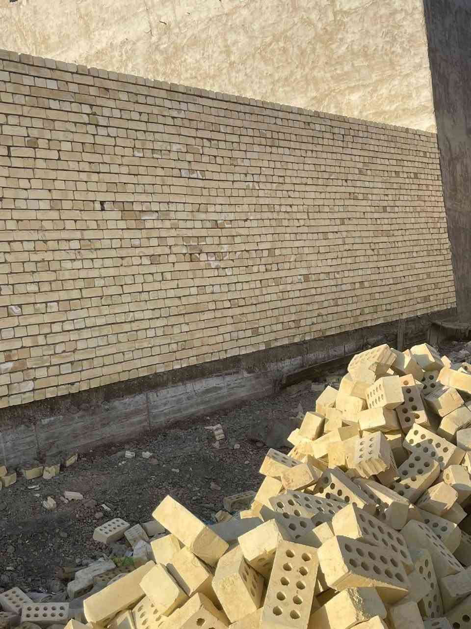 السلام عليكم  خلفات بناء 2 متفرغين حاليا ارجو ان ينال اعجابكم شغلنة شغل درجه اولى اي مكان في بغداد اشتغل على الدبل  اوقطعي كادري كامل اني وعمالي وسكلتي وسيارتي يعني ما انتعب ابو البيت اهم شي عدنة رضة الله ثم رضة الزبون  سعار مناسبه*********** متواجد وتساب خلفات بناء2
