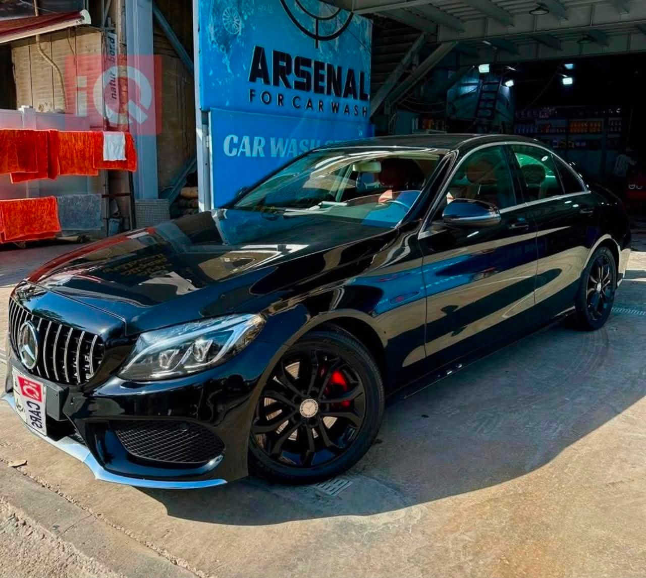 مارسيدس C300
موديل 2017 
محرك 2000 تيربو V4
ماشيه 87 ميل
لون اسود 
داخل احمر 
مري كهرباء 
كشنات كهرباء 
ليد زينون 
بك لايت ليد 
نظام تحديد سرعة 
مواصفات C300 معروفه 
حادثها  جاملغ وخشم البنيد مرجع بارد  
ايرباك راجع
حادث هنا 
جاملغ خلفي بيه صبغ وتعديل بارد 
سياره كامله مابيهة اي نقص شرط الفحص 
السعر 195$ وبيها مجال 
 
مكان السيارة بغداد المنصور 
***********

