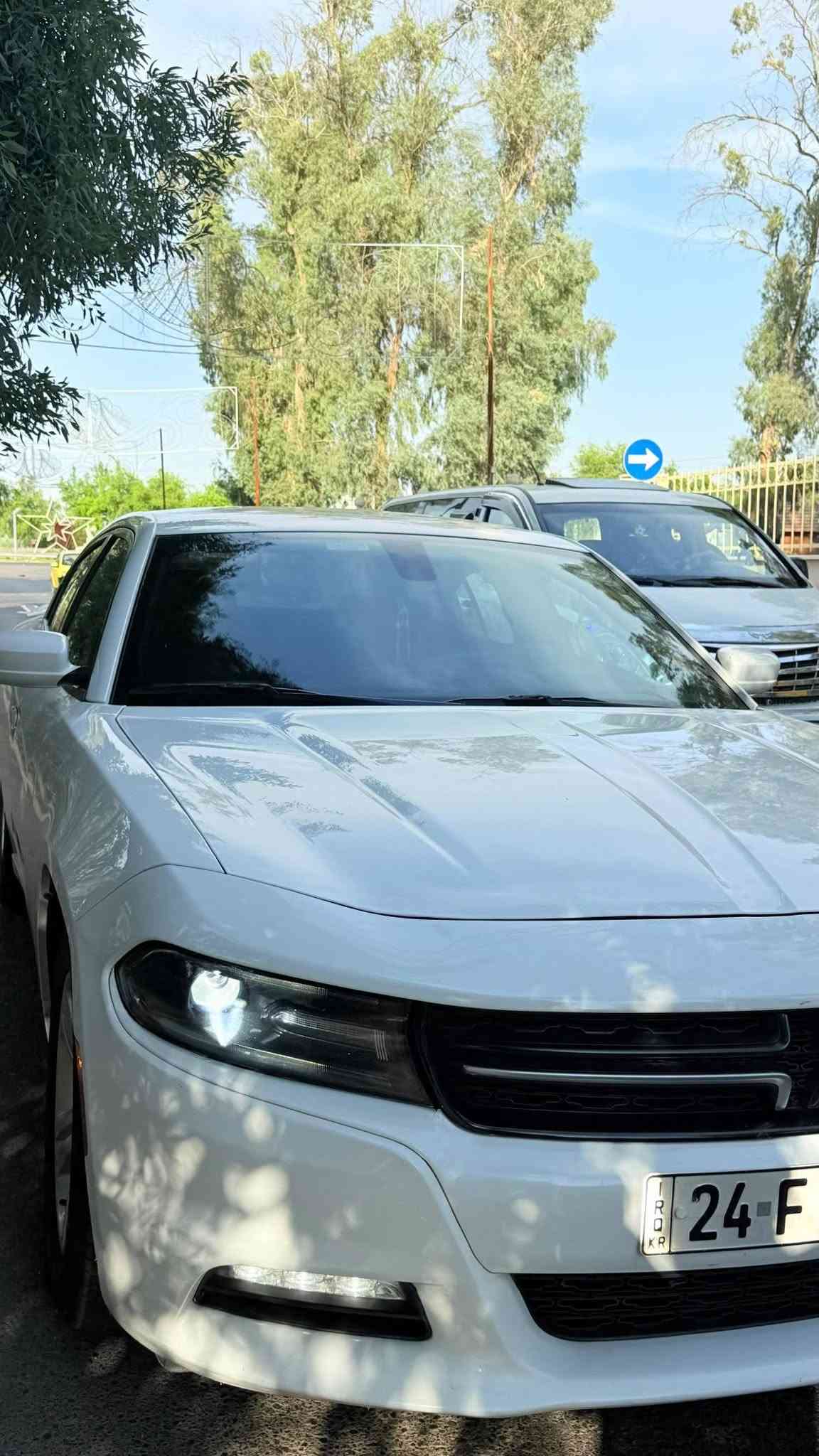 السلام عليكم عندي جارجر 2018  رقم دهوك بدون ضرر بدون صبغ سياره جديده مل بيت محرك كير شرط مكان سياره موصل ساحل الايسر حي الكفاات لاول سعر اتصل 
***********

