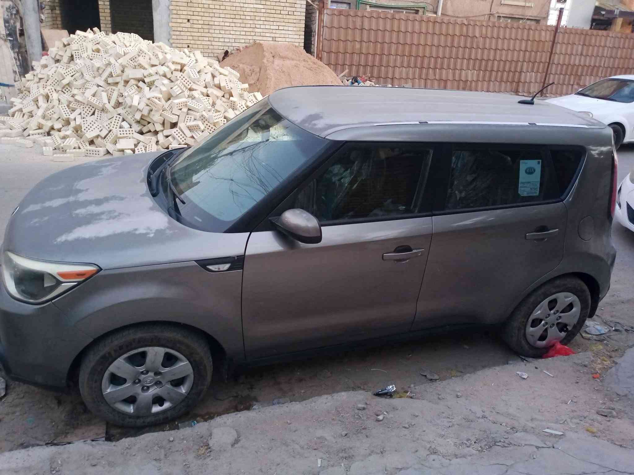 رقم ***********
السلام عليكم كيا صول موديل 14 وارد امريكي بيها صبغ جاملغ وبابين نفس الي بالسونار موجود بالصور محرك 1600  جديد قبل شهرين خليته كير محرك مكفوله تخم تأير جديد باتري جديد تبريد شغال السياره باسمي رقم بغداد الجديد القمارة والبنيد جاردة السعر 93$ بيها مجال

نص مكتوب في الصور:
- صول ٢٠١٤ $115 مراسلة البائع إرسال مرحبًا، هل هذا العنصر متوفر؟ حفظ مشاركة إرسال عرض التنبيهات الوصف سلام عليكم المشاركة بصاحب اتقائية تعديل المهملات hidden information