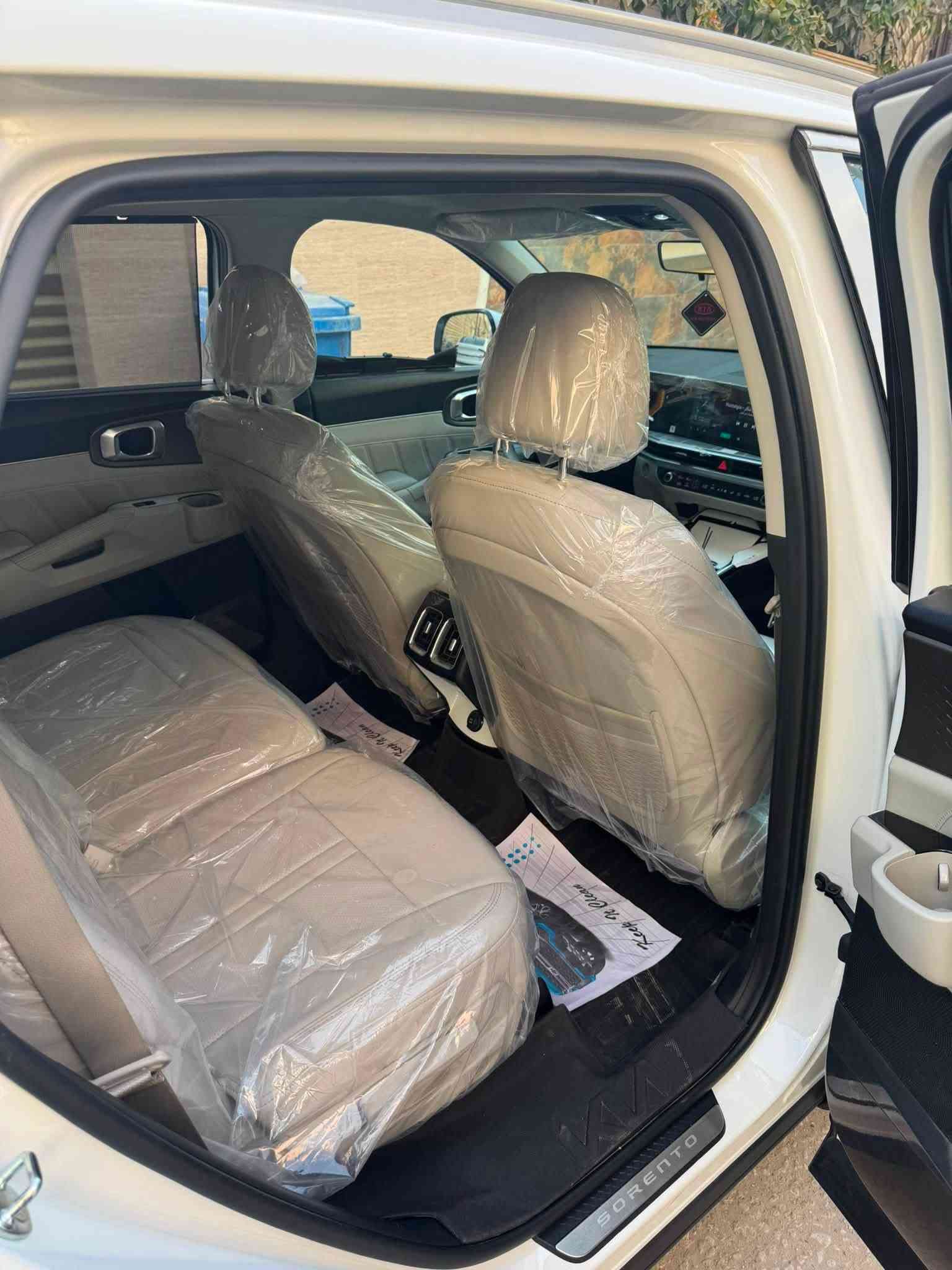 ((السعر 310 وبي مجال بسيط بيع او مراوس ))
سورنتو 2025 فول مواصفات خليجي وكالة NIM ماشية 22 الف كيلو جديده السيارة بيها بارد على كد شبر  رقم اربيل باسمي
بصمة
بانوراما
كشنات جلد كهرباء
كير ماوس
شاشة طويلة متصلة
ويل حجم 20
حساسات
سايد بريك بصمة 
كامرة 360 درجة
وضعيات قيادة
شفتات ستيرن
بردات خلفية 
لد دشبول 
اوتوهولد
تبريد بيانو
جنطة كهرباء
مري شفط
قيادة ذاتية
رادار امامي
شاحن لاسلكلي 
فول مواصفات للاستفسار ***********
