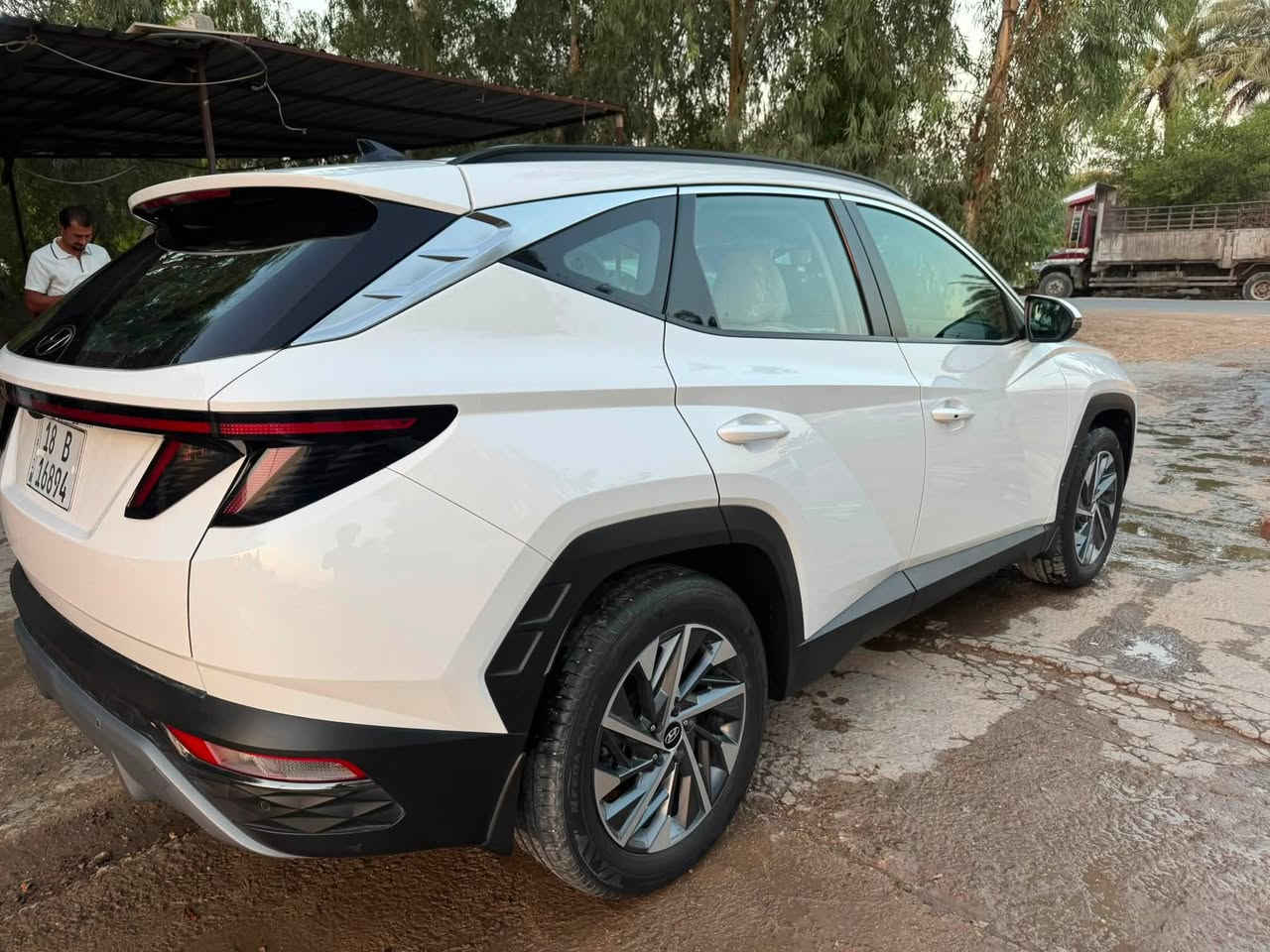 للبيع توسان ٢٠٢٤ خليجي كفالة من كلشي لا بارد ولا صبغ ولا تبديل كير مكينة كفالة رقم بابل مشروع وطني ماشية ٣٢ الف كيلو نايلون الشركة بعدة بيها فول عدا البانوراما كشنات الأمامية كهرباء حساسات امامية خلفية سايد بريك بصمة وبعد بيها مواصفات اخوان السيارة مكفولة حتى من البارد وسعرها ب ٢٠٨ وبيها مجال اتصل وادلل 
***********
