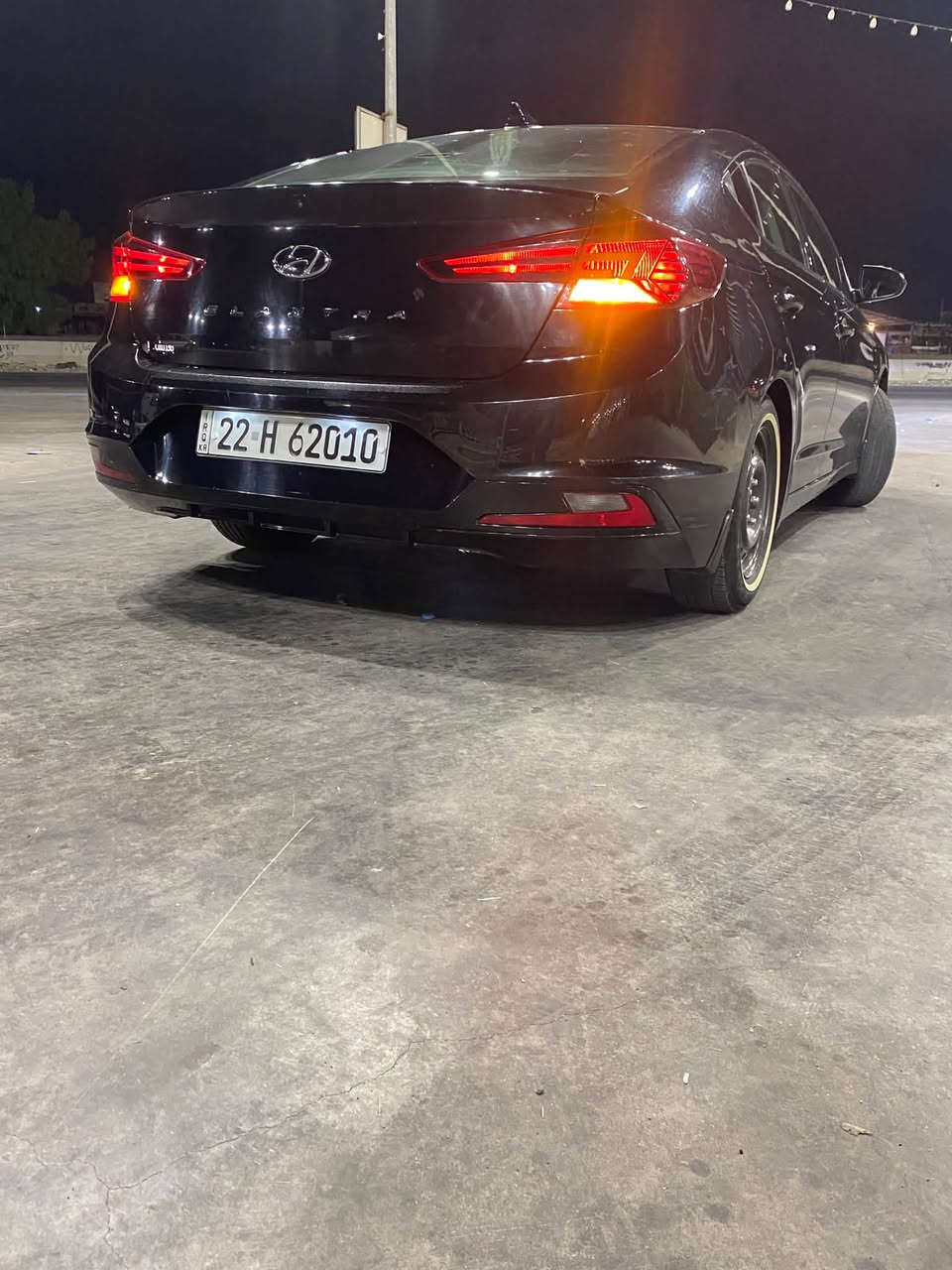 النترا 2020
ماشيه 142 الف
حادثها امريكا بنيد مبدل بالعراق شويه بارد جوه الباب خلف سائق وبارد جوه قبق البانزين وين متريد تفحص افحص
سعر 122 بيها مجال للشراي وكلشي اكو بالسوك
رقم اربيل هزه ماساقطة
كير AT
محرك ما مفتوح مي احمر
تايرات خط ابيض
منضومه لايتات وماصدات اصليه مصار شهر من شديتهن ب550 الف عدسات
السياره ما مبولشة ابد
وماشايفه بانزين عادي ابدا 
مواصفات
3 وضعيات قياده 
رادار امامي
رادار خلفي 
نقاط عمياء 
تحديد مسار 
عدم الخروج عن المسار
مثبت سرعه
اوامر صوتيه
تبريد منفصل بيانو
شاشه كبيره
للاستفسار اكثر ***********
