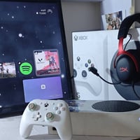 ورحمه الله وبركاته جهاز Xbox Series S استخدام نضيف مع هديه سماعه  Hype...