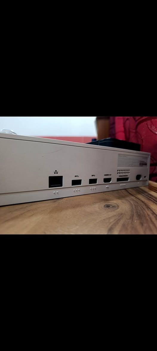 السلام عليكم 🌹

🎮 Xbox Series S للبيع

الجهاز بحالة ممتازة، كامل ويا جميع الملحقات والكيبلات، والجهاز ما مفتوح نهائياً ولوك ستيكر موجود.

📦 الملحقات:
• Original Controller أصلية
• Batteries بطاريات
• Battery Charger شاحنة بطاريات
• HDMI Cable
• Power Cable
• جميع الملحقات كاملة

🎮 Games:
• بي Game Pass
• بي GTA V مملوكة
• بي GTA IV مملوكة
• وبي ألعاب مملوكة إضافية

💰 السعر: 430 ألف قفل 🔒
❌ ما بي أي مجال للتفاوض.

📍 الموقع: الموصل
🚫 No Delivery — ما عندي توصيل

واللي ما يعجبه المنشور أتمنى لا يعلق.

📱 WhatsApp: ***********
