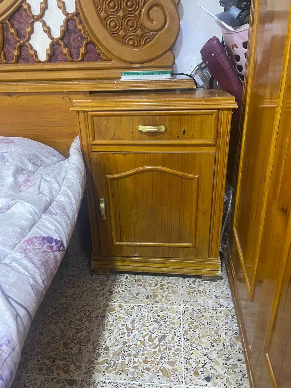 سرير بدون صندوق • للبيع