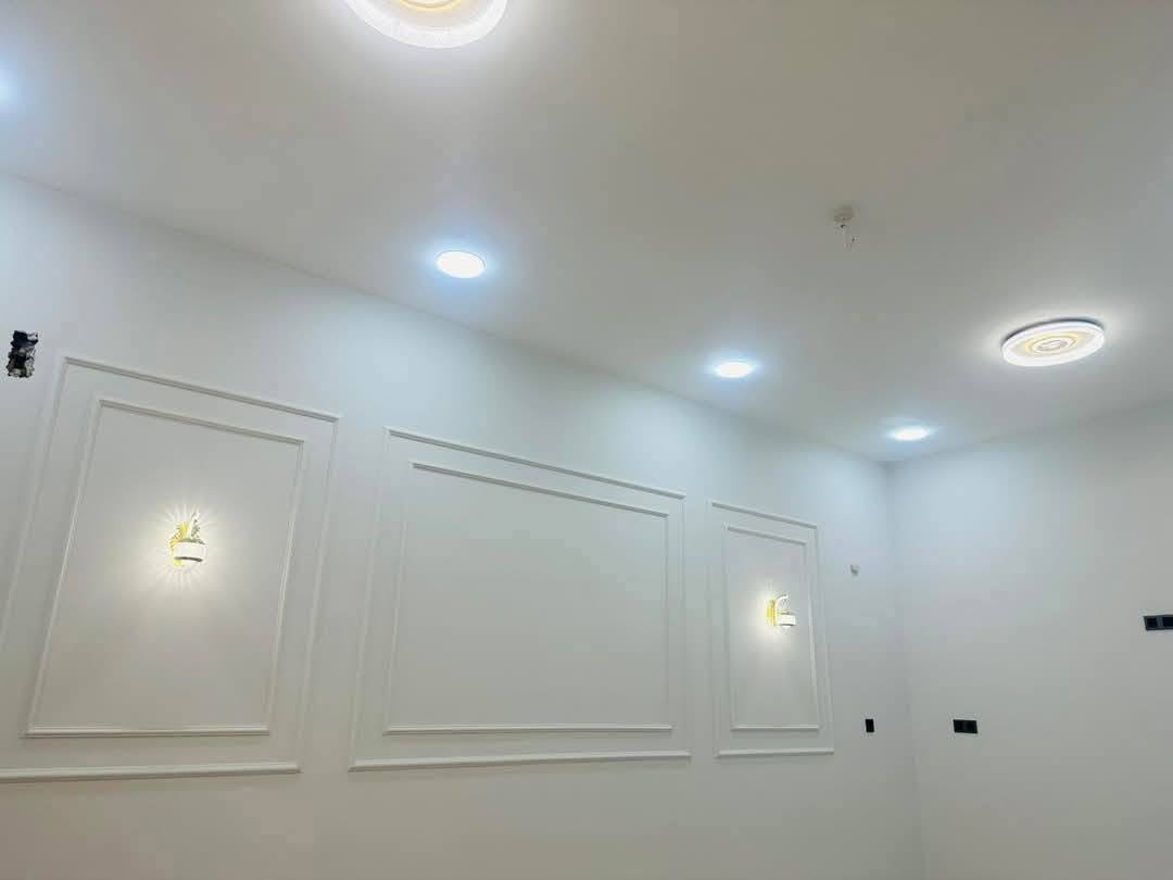مستعدون لصبغ وديكورات البيوت وباسعار مناسبه للاتصال ***********
