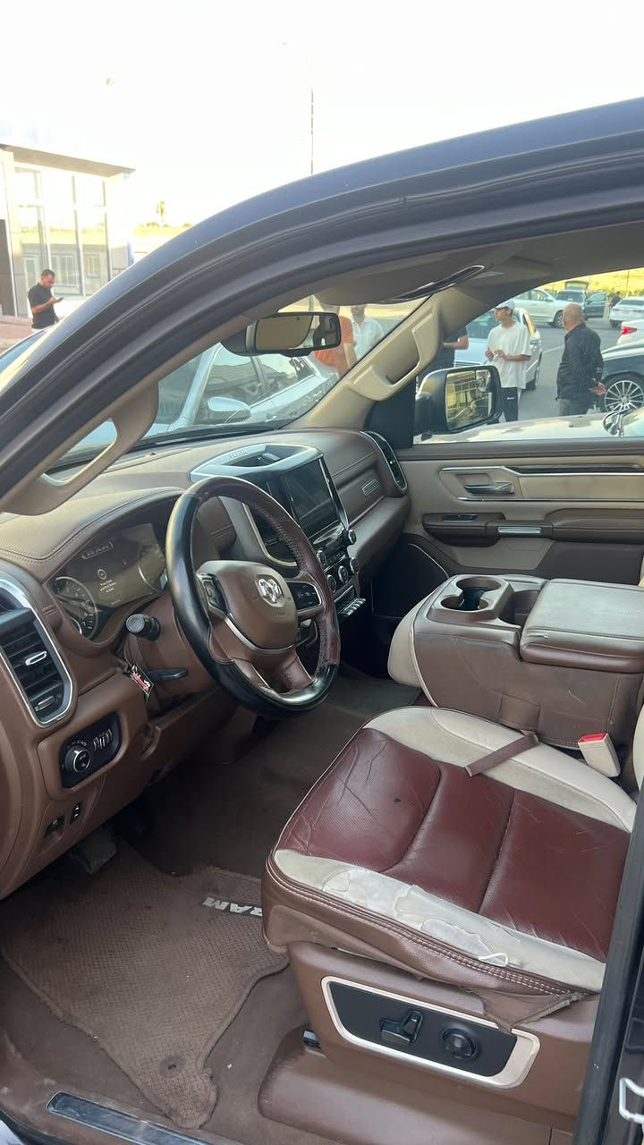 ارخص سعر 254 ورقه و عليها غرامات 21 ورقه تنزل من السعر…
بدون دعم بدون صبغ خليجي ايد واحد من الشركة…
دوج رام مواصفات (لاريمي) 2019 محرك 8 سلندر…
مكان السياره دهوك ماشية 271 فقط للبيع رجاء…
مكفولة من (كير/محرك/تبريد/كهربائيات) شرط…
***********
