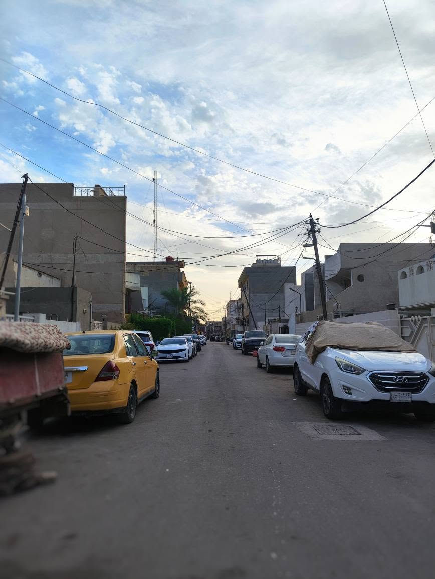 🔸عقار للبيع - منطقة علي صالح، بغداد — ملك صرف 📍
مساحة الدار 160m
الواجهة 6m ونصف

⬝ سند مستقل ملك صرف

🔻يحتوي على طابقين:
الاول: 2 غرف نوم + صاله + استقبال + مطبخ + مغاسل 
الثاني: 3 غرف نوم + مغاسل 

🔶 لمعرفة السعر يرجى التعليق برقم (1) 

للتواصل والاستفسار يرجى الاتصال على الرقمين:
➦ ***********
➦ *********** بغداد, العراق

نص مكتوب في الصور:
- call us: *********** *********** كيرات