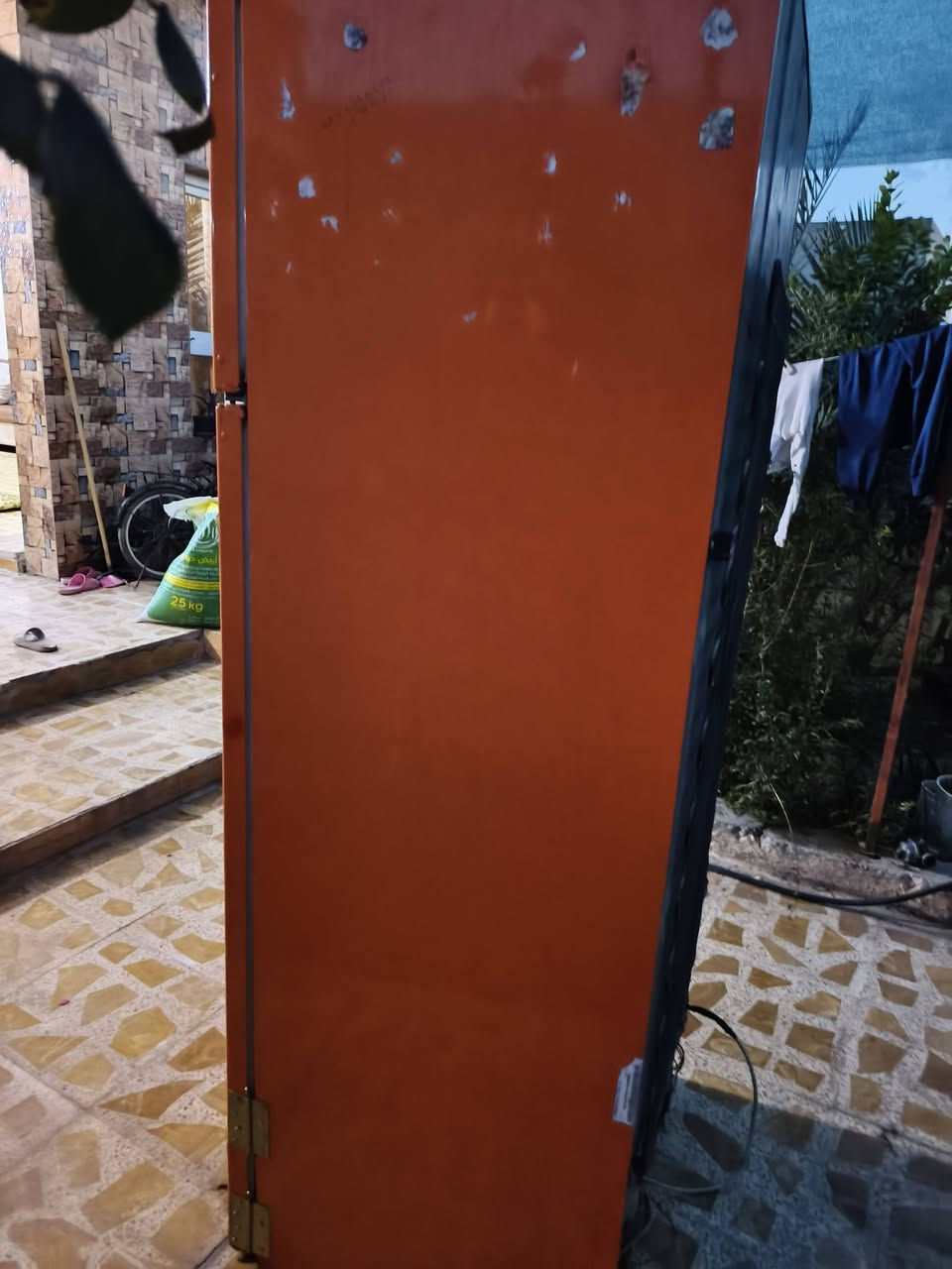 ثلاجة • للبيع • أجهزة منزلية
