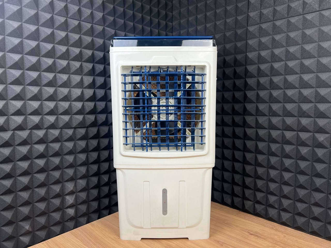 الحر يذوب والكهرباء تطفي ودايماً دور مبردة شحن قوية وتبرد الصالة والبيت؟ 😫☀️
مبردة الهواء الشحن الذكية من ليبرونك بمحرك نحاس 100% وصلت! 🔥

محرك نحاسي 50W اقتصادي يعطيك دفع هواء بارد مع 3 حشوات كرتونية مكثفة 🦾

بطارية ليثيوم جبارة مع لوحة لمس تظهر لك نسبة الشحن من 20% لـ 100% ✨

منفذ USB مدمج لشحن موبايلك وقت انقطاع الكهرباء مع مخارج لإضاءة الـ DC ✨

تجي مع علبتين ثلج، ريموت كنترول، 4 عجلات، وضمان سنة كاملة 💎

اطلبها هسة واضمن هواء بارد وانتعاش بأعلى جودة وأرخص سعر.! 👇

الطلب والاستفسار على الرقم التالي 

***********
