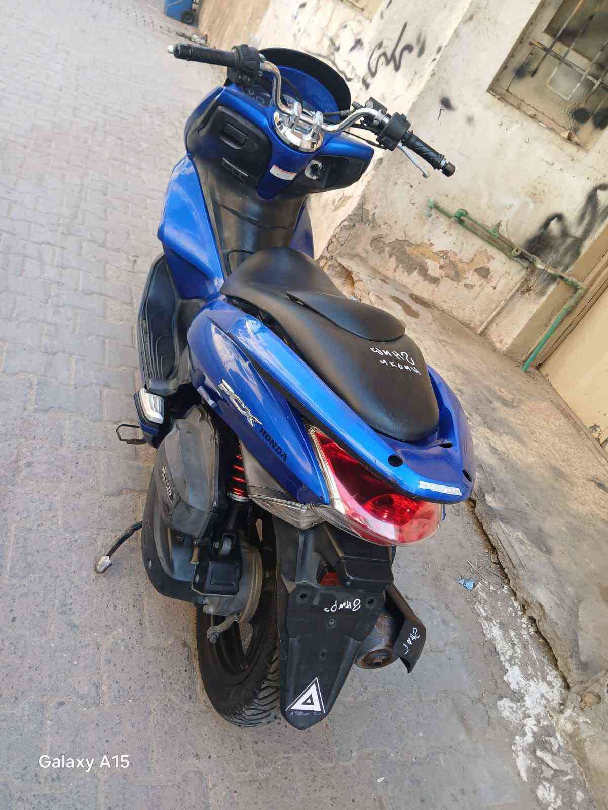 سلام عليكم....
دراجة (PSX)...(جيل الاول)  
🛵للبيع  ماشيه 28 الف الفحقيقي ممتعوبه
دراجة شلعه معدل كهربائيات كلهه شغاله 
دراجة جديده  بلادية
أي نقص مابيهة دراجه مكفوله كفاله عامه بشرط علفحص اذا برغي مفتوح ترجع دراجة مال جناي 
جيب فيتر وتعال افحص مستعجل على بيعتهه السعر مليون و400
العنوان بغداد  الكرخ  الاستفسار الاتصال على الرقم 📞*********** بغداد, العراق
