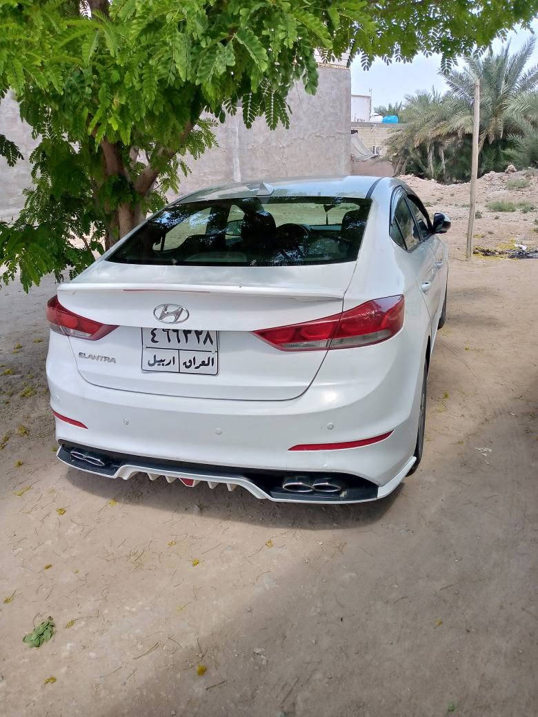 النترا موديل 17 امريكي 
محرك 2000 دوش 
سعرها 100 و بيها مجال للشراي 
مكاني النجف الاشرف 
للتواصل *********** النجف, العراق
