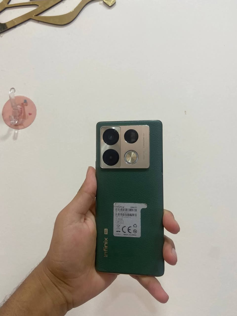 انفنكس Infinix NOTE 40 Pro+ 5G 
ذاكرة 256 رام 24 
شحن 🔋⚡100  W 
غراضه كاملةجهاز  عل وضع الشركه 
استخدامه كلش حلو سعر 315 الف
ويرهم مراوس حسب القناعه مكاني موصل جانب الأيسر 
***********
