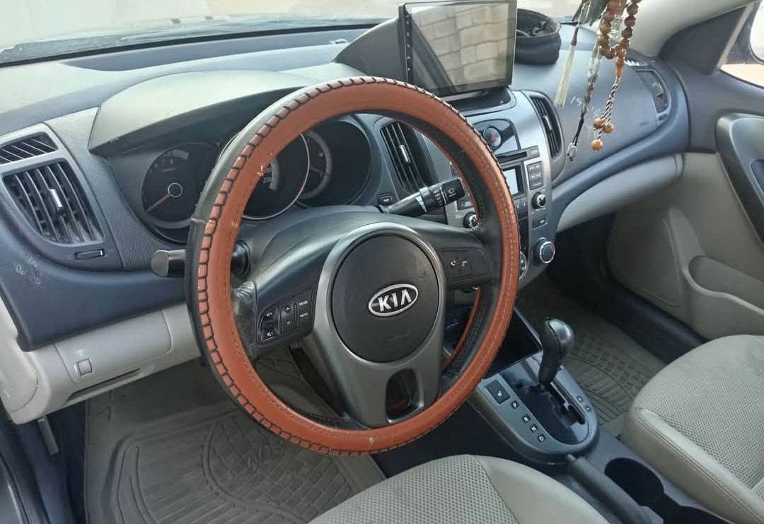 كيه سيراتو كص لبيع محرك وكير  جديد السعر ٣٥ وبيها مجال ‭***********‬
