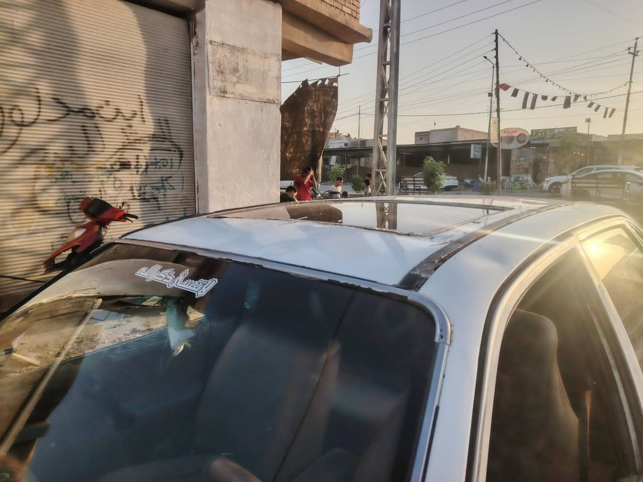 السلام عليكم سياره لبيع مكينه وكير جدد بل كارتون وغرفه جديدة  وتايرات جدد وسياره جاهزه ع اخر حبايه 20وبيه مجال حك الجيه العنوان الديوانية قضاء المهناويه ***********
