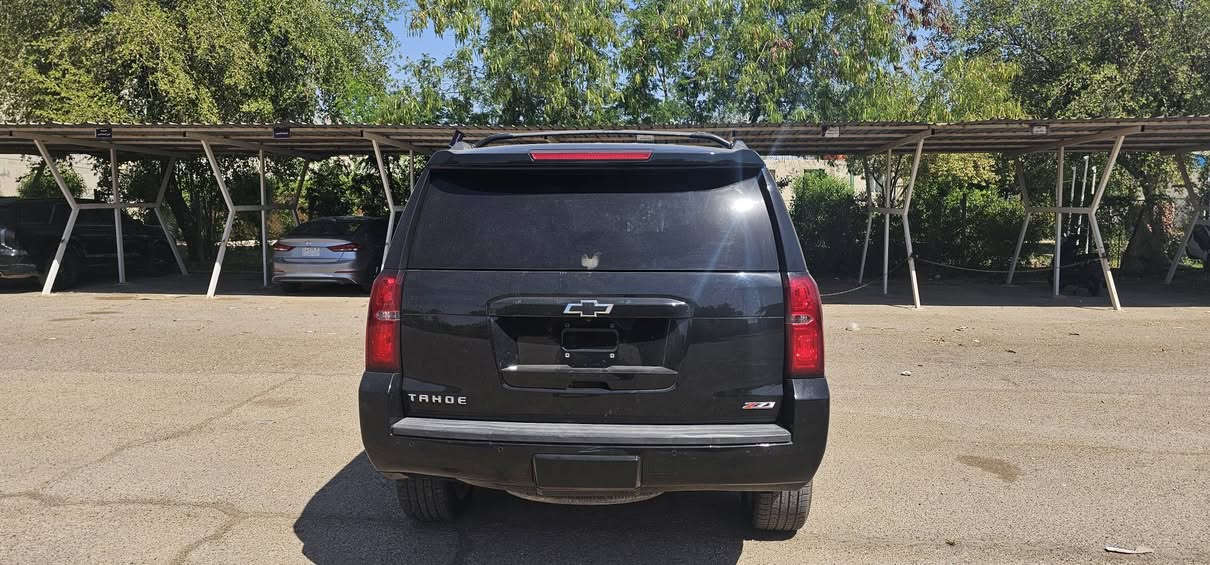 السلام عليكم
تاهو موديل ٢٠١٧ فئة z71 حادث جاملغ امامي ايسر وتبدل بلادي بدون دواخل انطخت بالكراج باليوسف الجاملغ الأيمن والباب الخلفي الايمن ماشية ١١١ الف ميل دخول جديد ضباط مرقمه كامله بغداد السعر ٣٠٠ ورقة
هاتف  ***********
