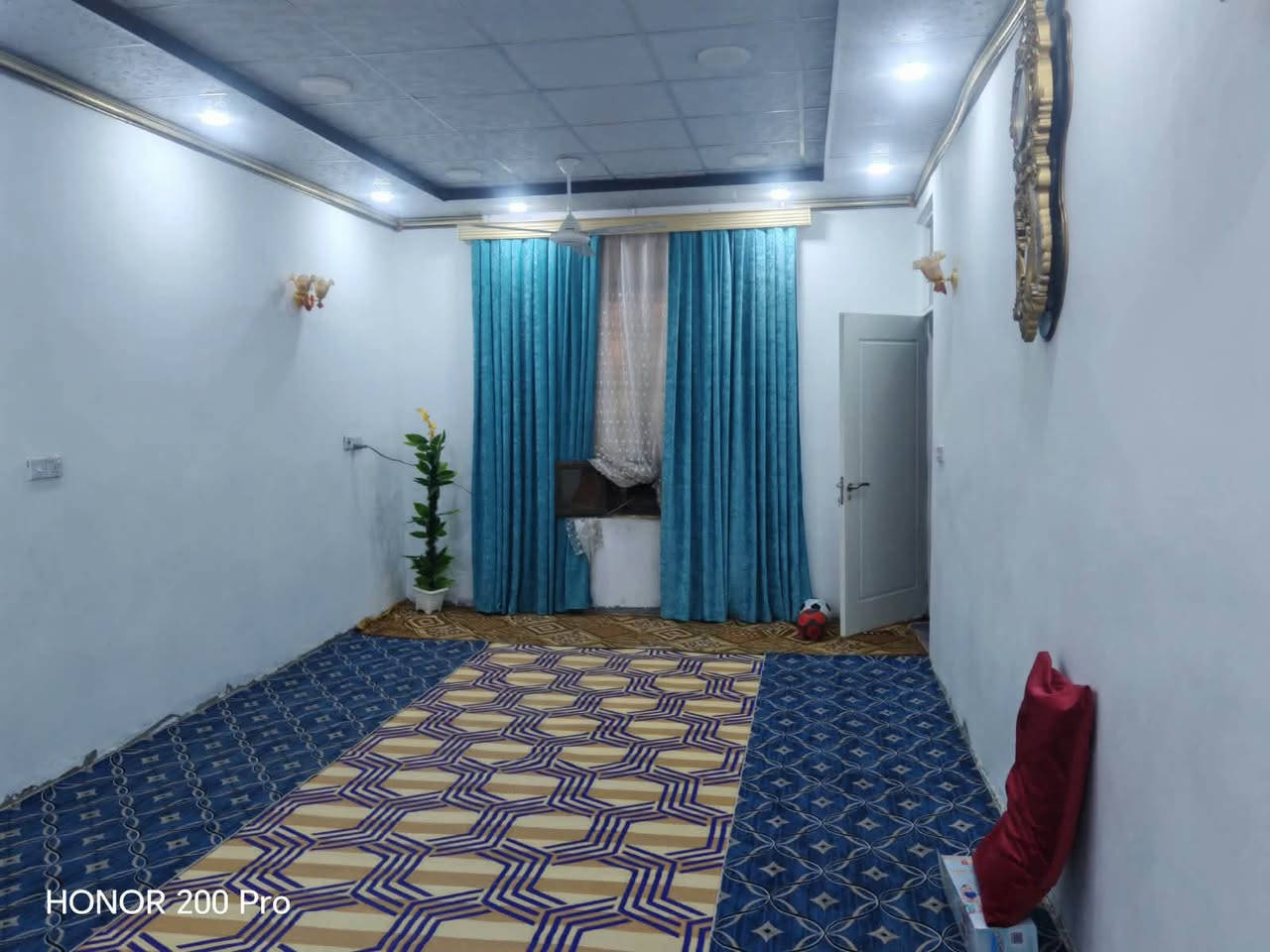 السلام عليكم بيت مساحه 375+النزال 25+العرض 15استقبال +هول كلدور+غرفتين نوم +صاله الاستفسار ***********
